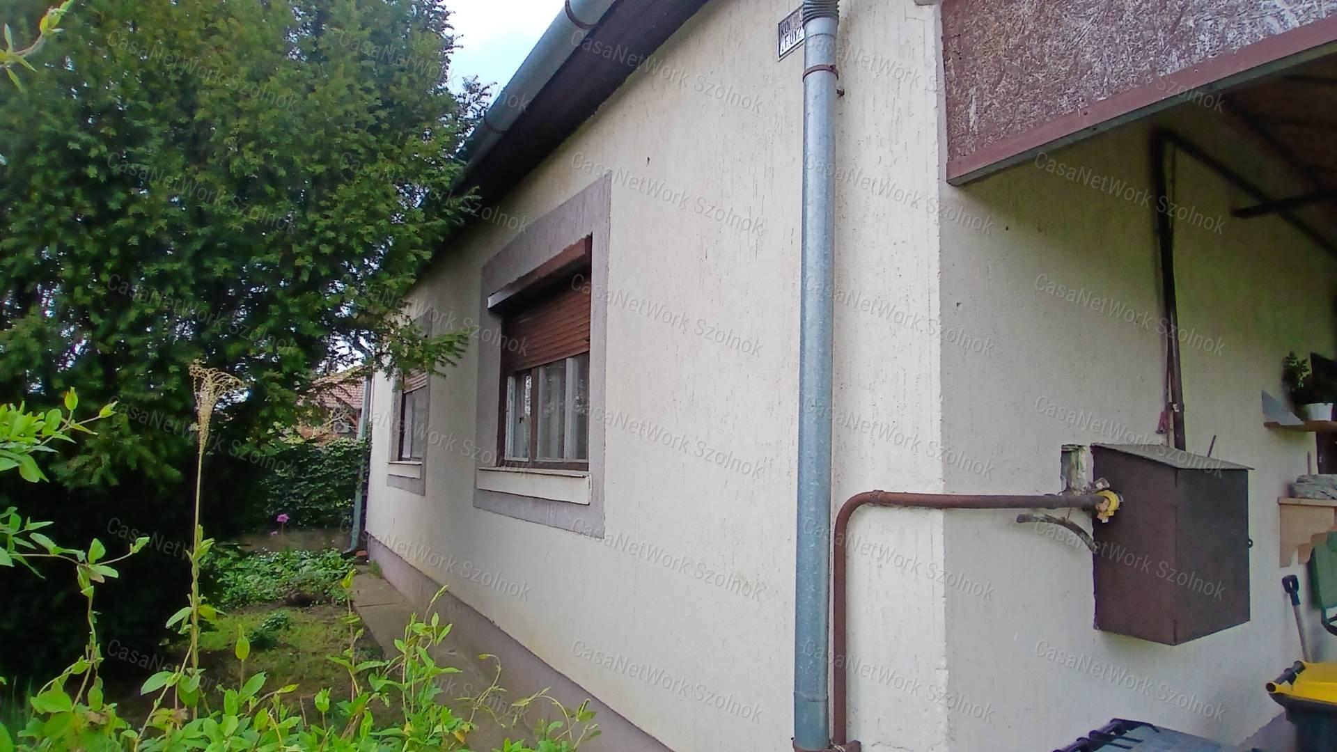 Eladó Martfűn egy 183 m2-es családi ház