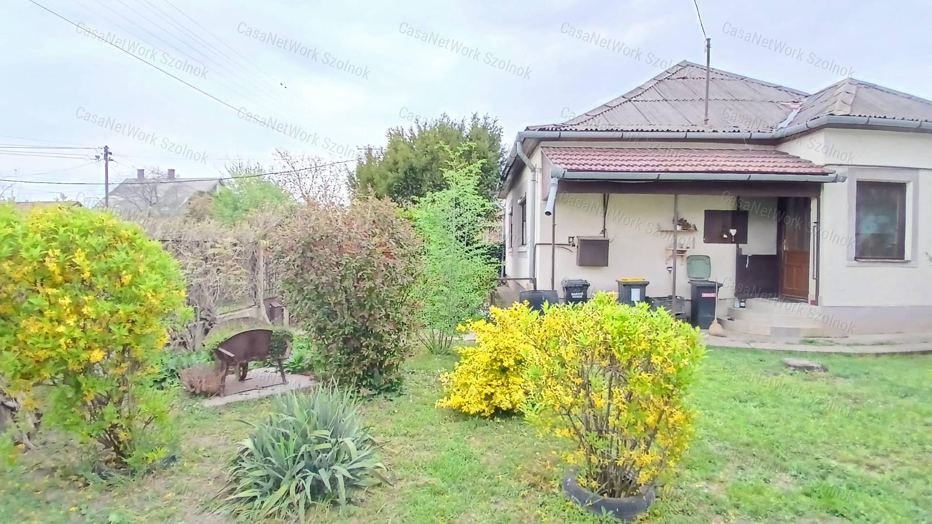 Eladó Martfűn egy 183 m2-es családi ház