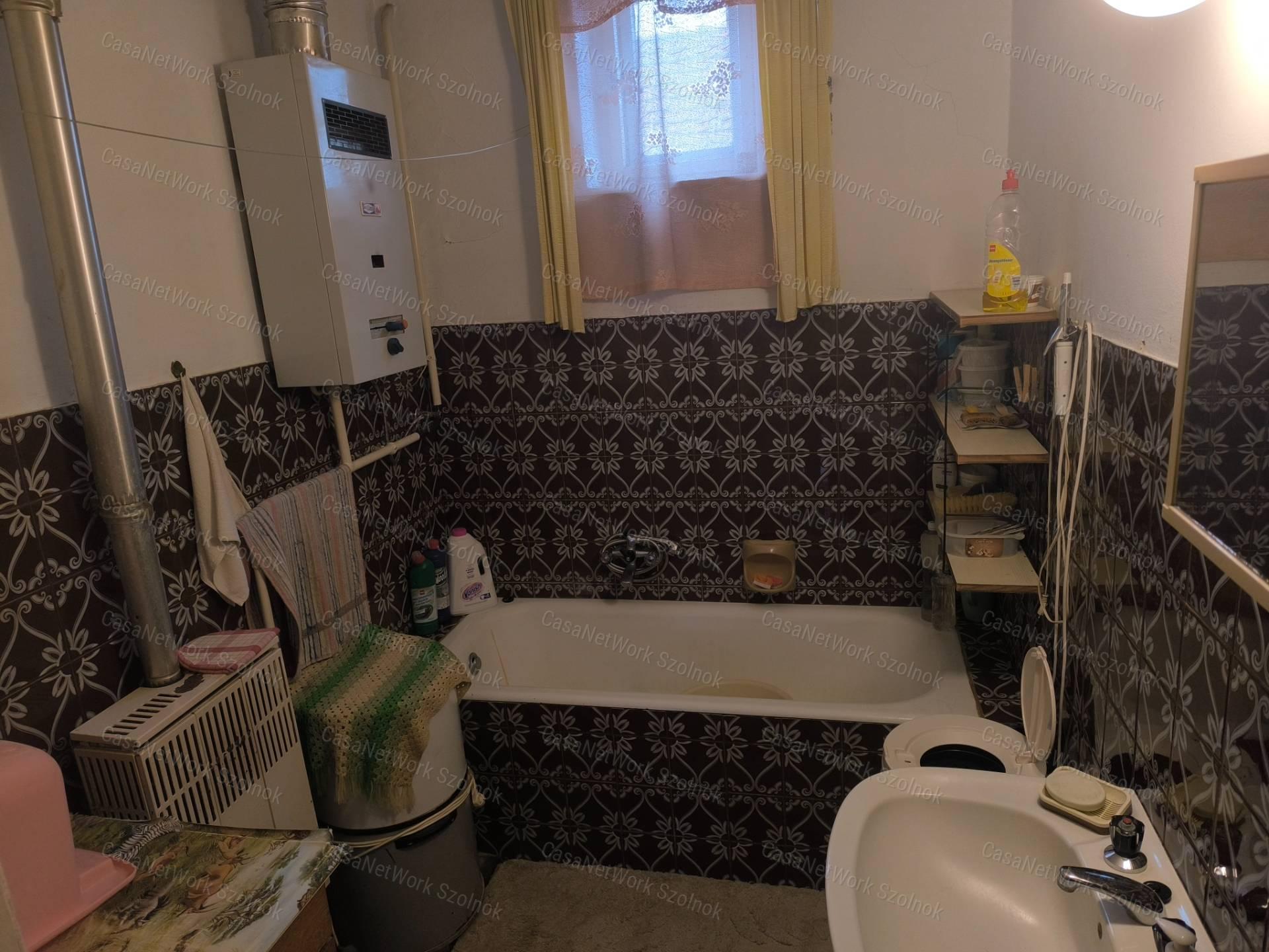 Tiszaföldvári 79 m2-es családi ház eladó!