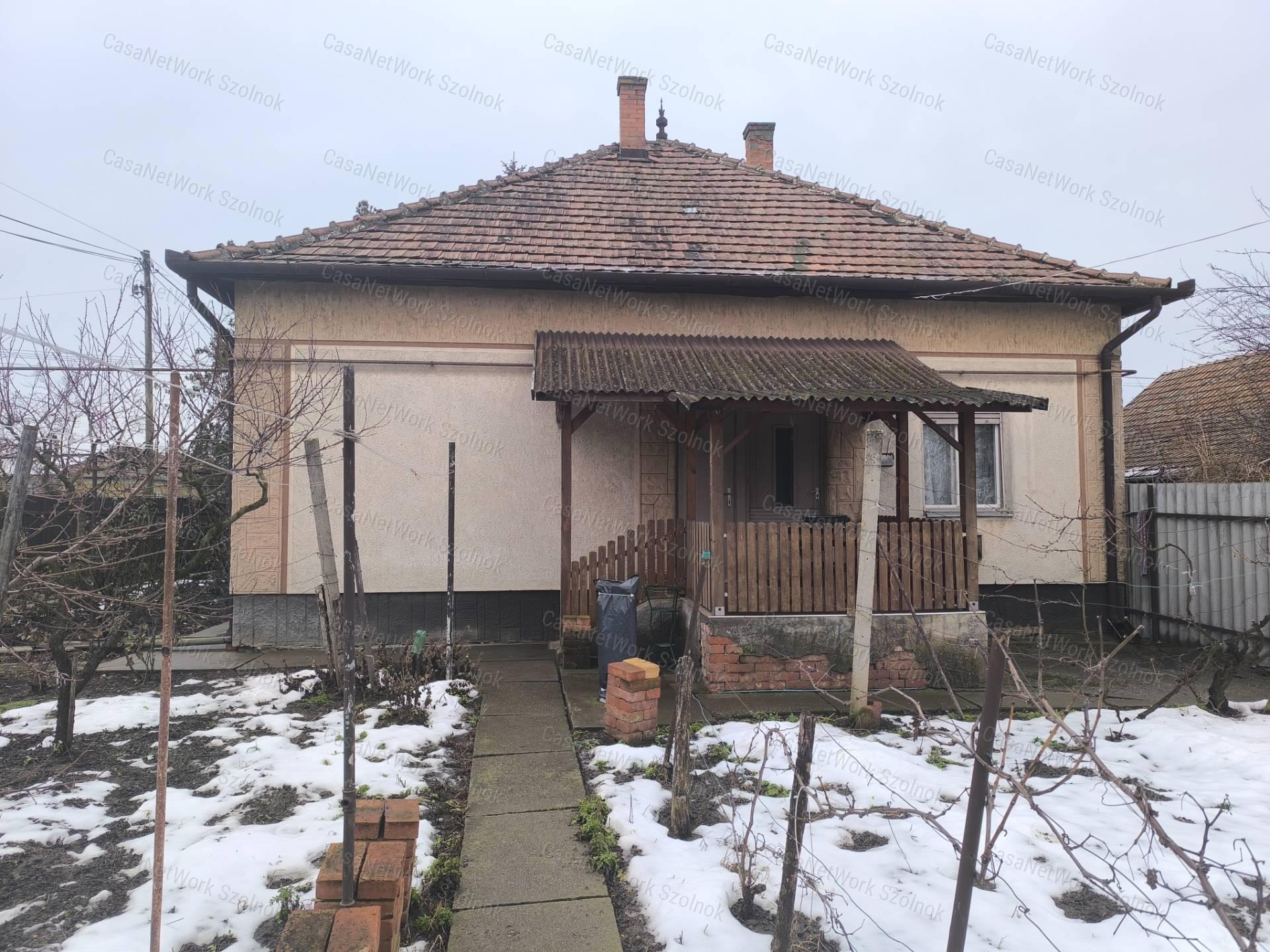 Tiszaföldvári 79 m2-es családi ház eladó!