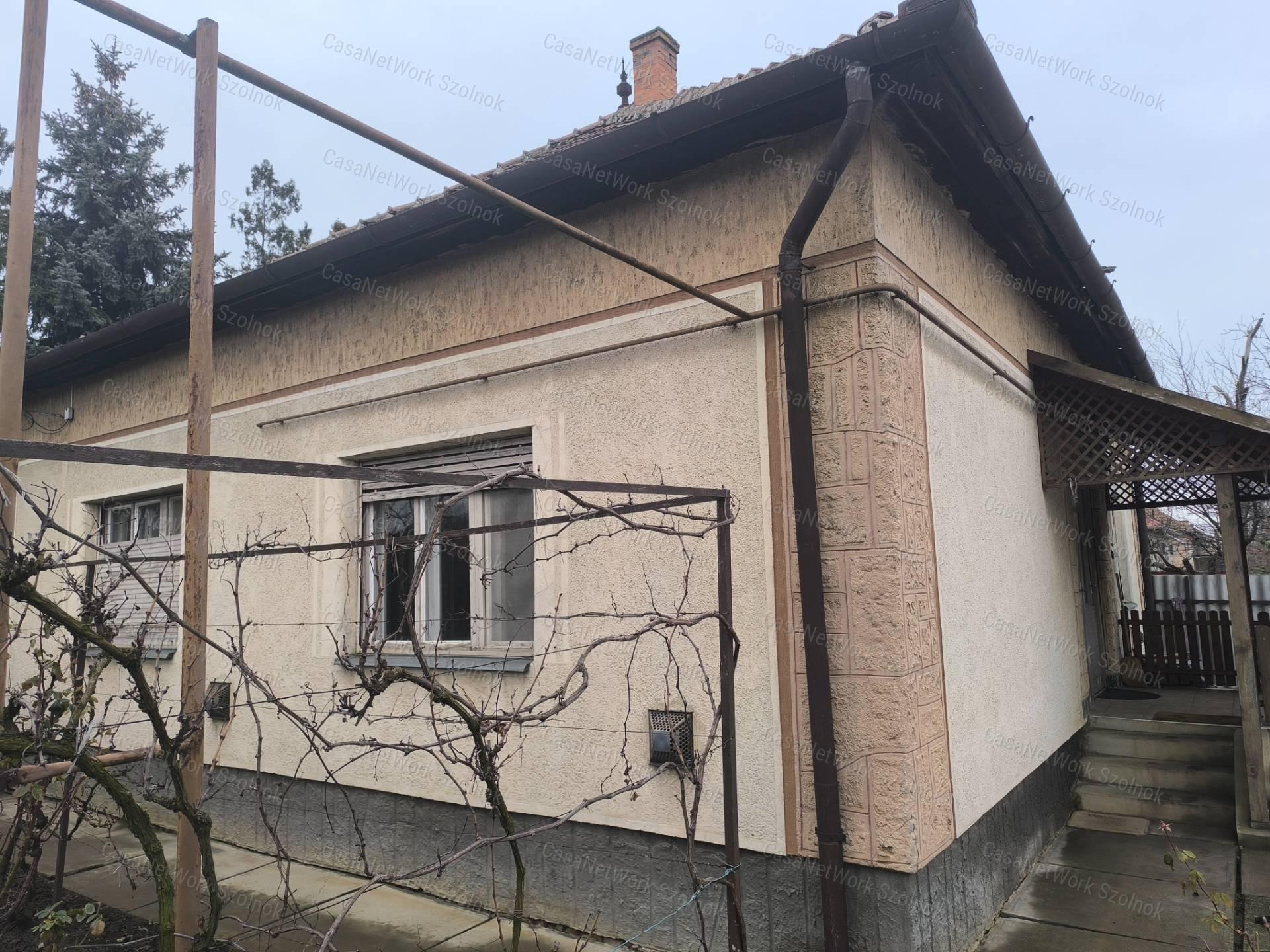 Tiszaföldvári 79 m2-es családi ház eladó!