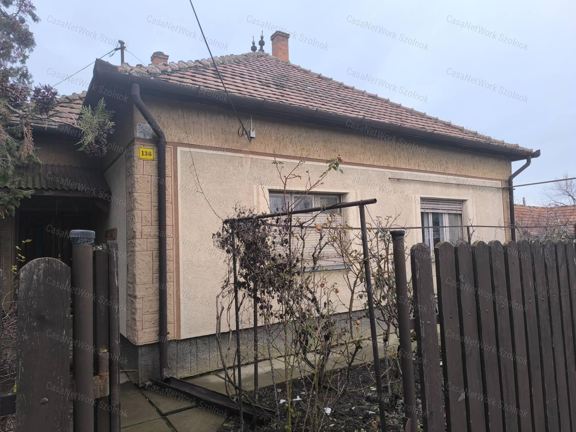 Tiszaföldvári 79 m2-es családi ház eladó!