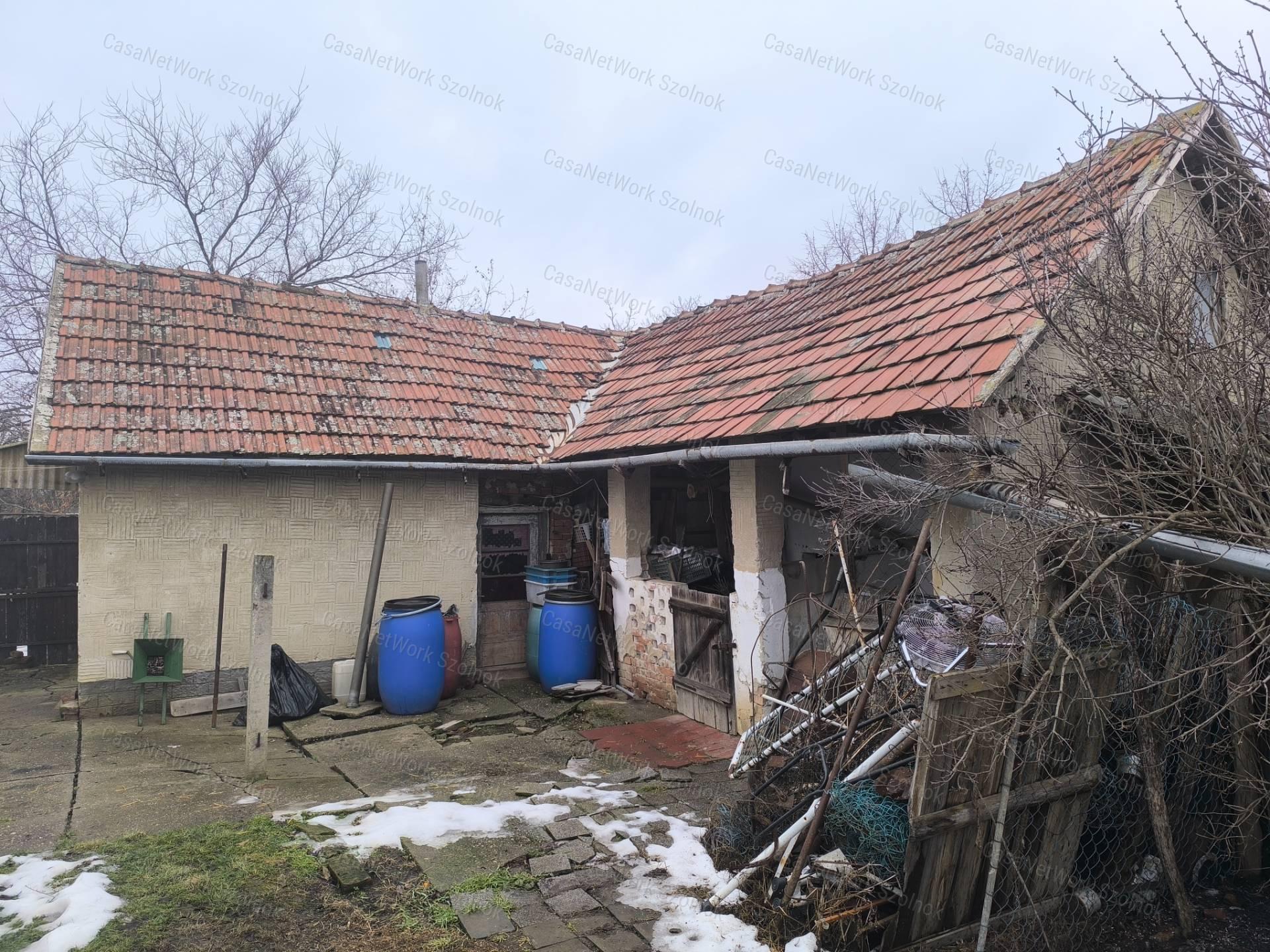 Tiszaföldvári 79 m2-es családi ház eladó!