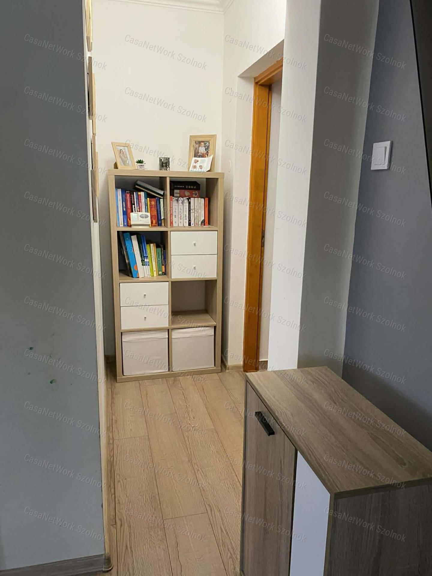 Tiszaföldváron felújított családi ház eladó