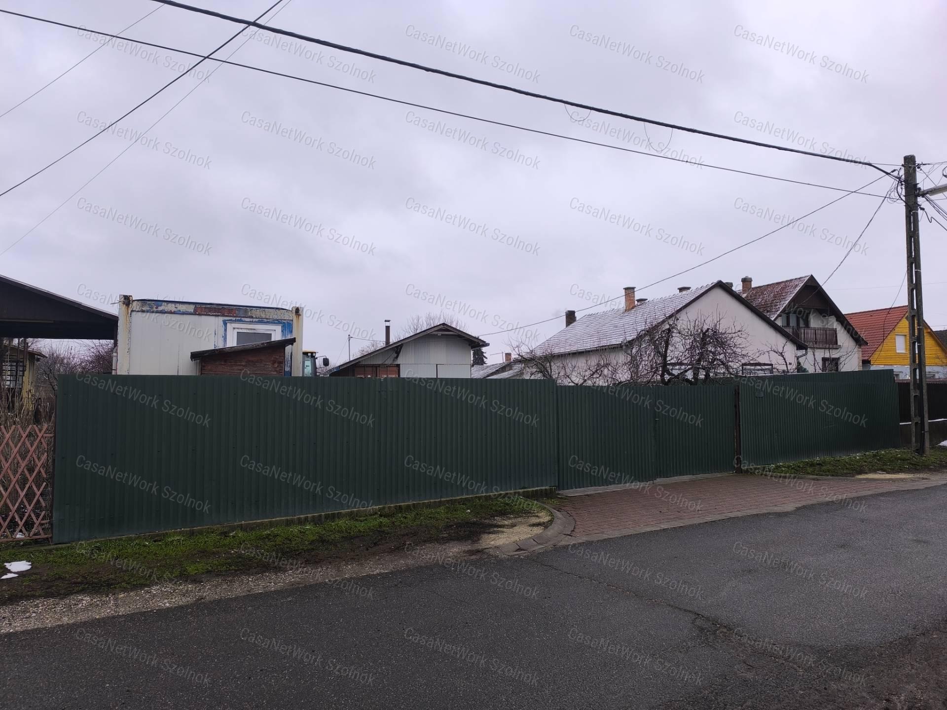 Szolnok-Szandaszőlősi telephely eladó!