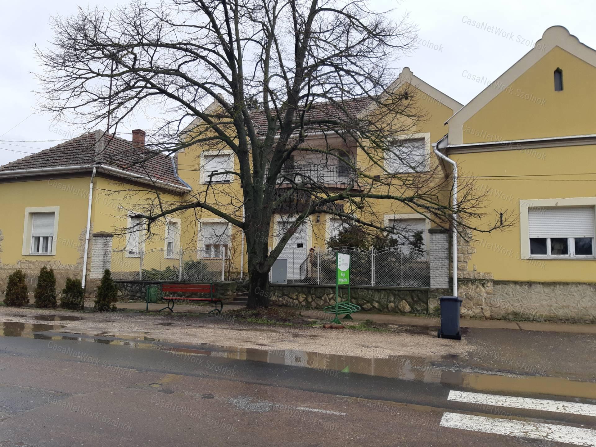 Tiszaföldváron kiadó üzlethelyiség!