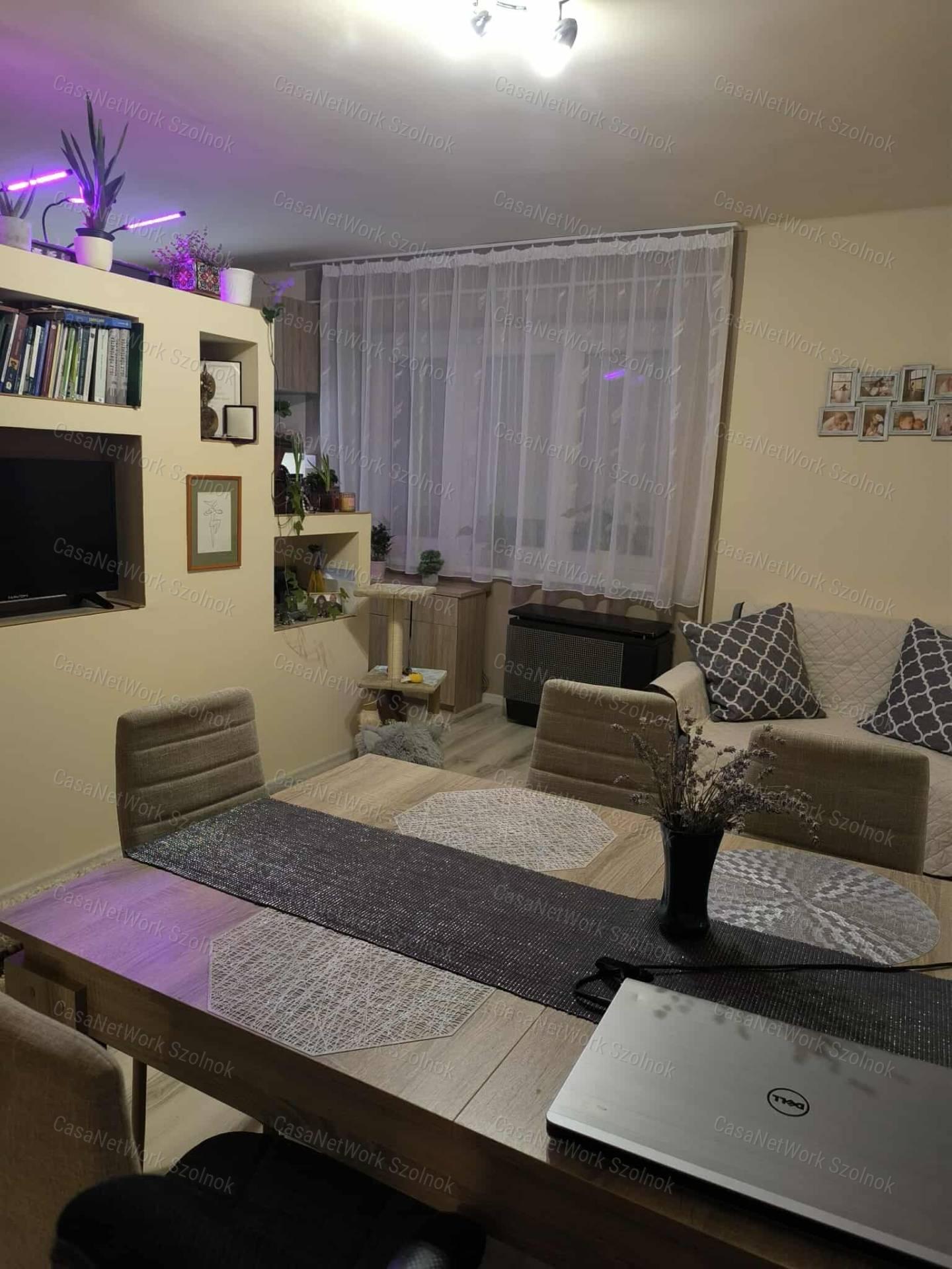 Eladó lakás csendes központi helyen Martfűn