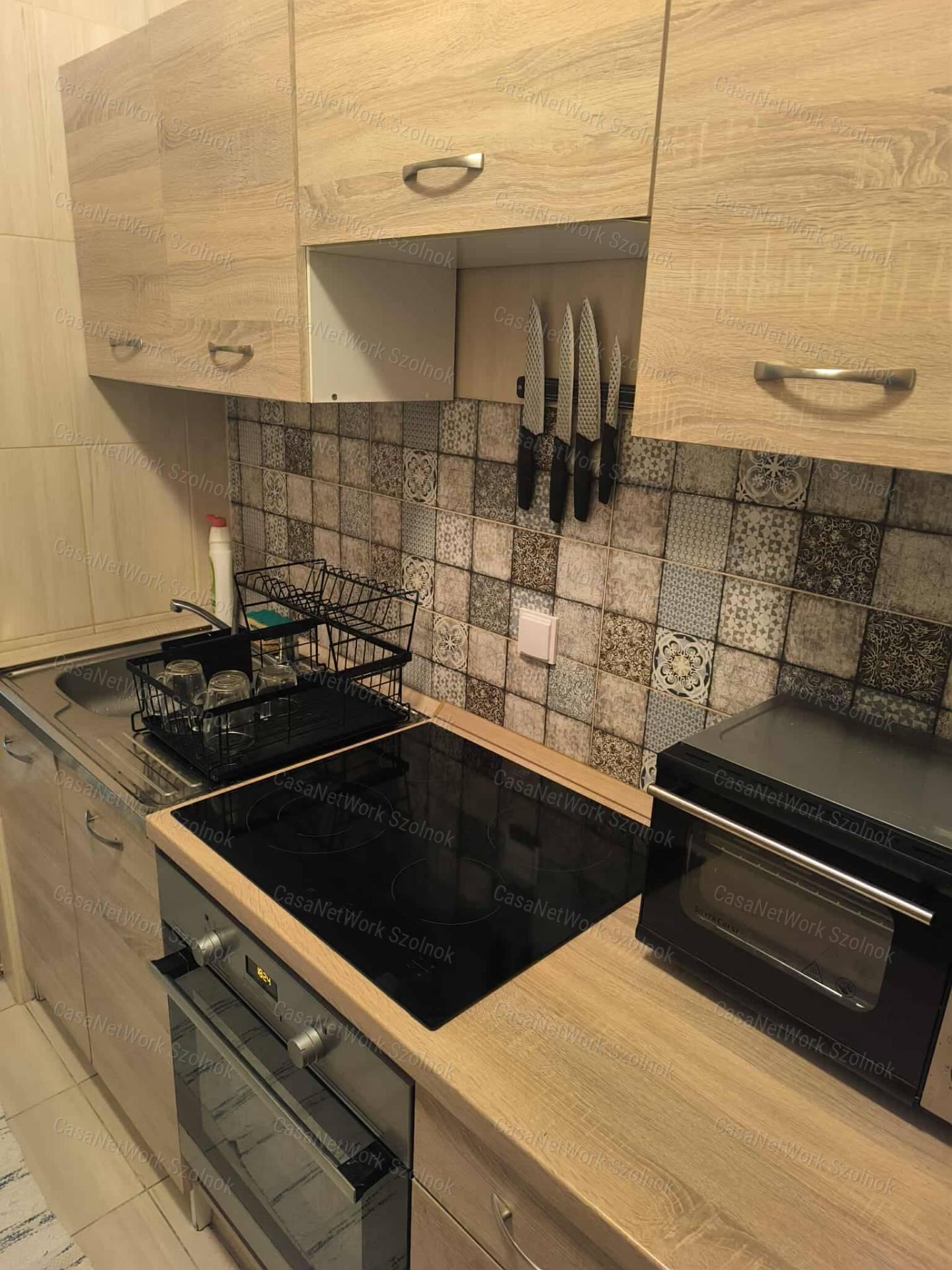 Eladó lakás csendes központi helyen Martfűn