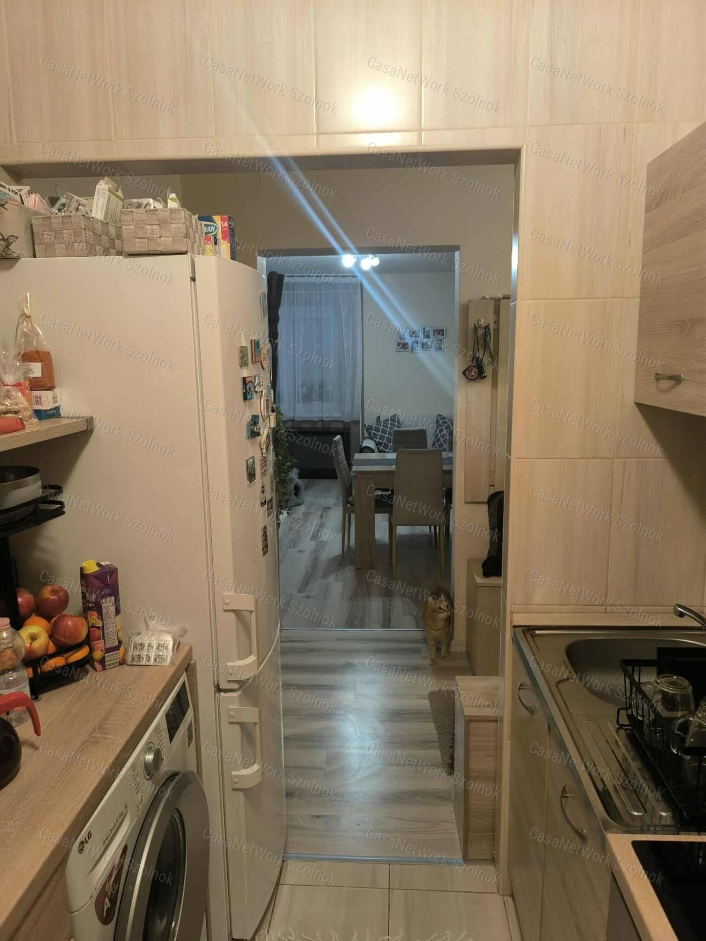 Eladó lakás csendes központi helyen Martfűn