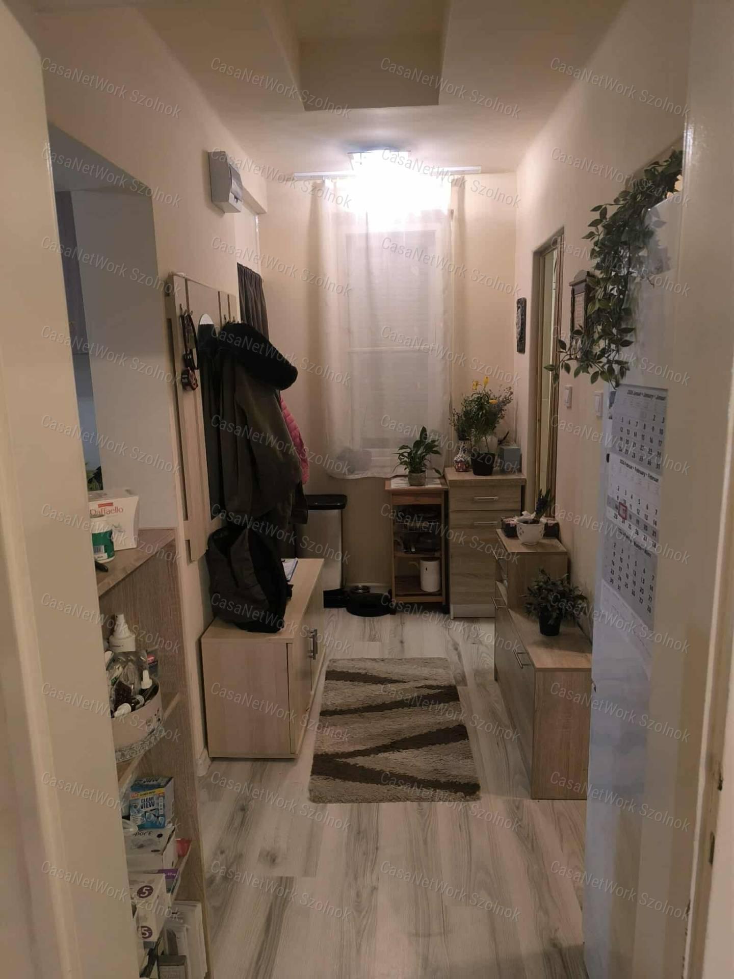 Eladó lakás csendes központi helyen Martfűn