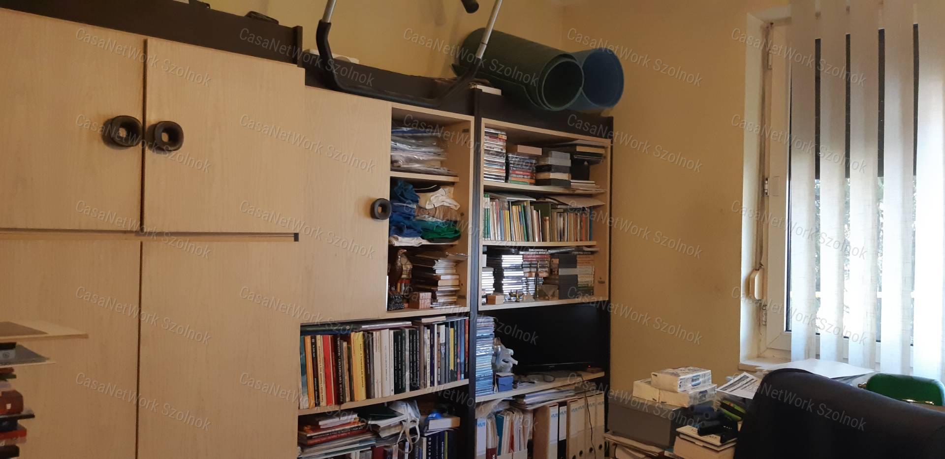 Eladó gazdálkodásra alkalmas családi ház Szandaszőlősön!