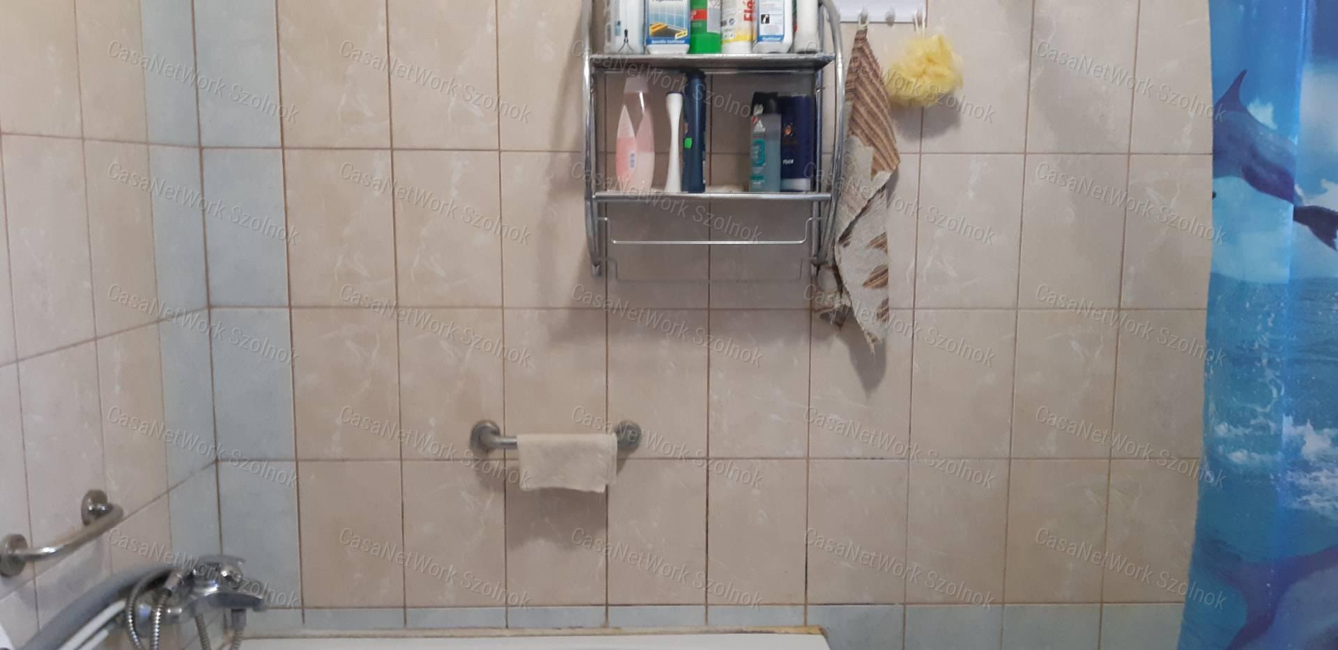 Eladó gazdálkodásra alkalmas családi ház Szandaszőlősön!