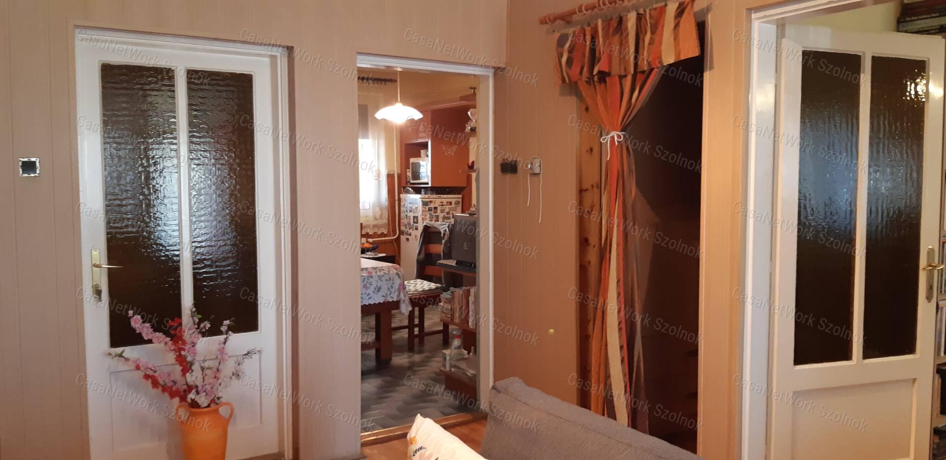 Eladó gazdálkodásra alkalmas családi ház Szandaszőlősön!