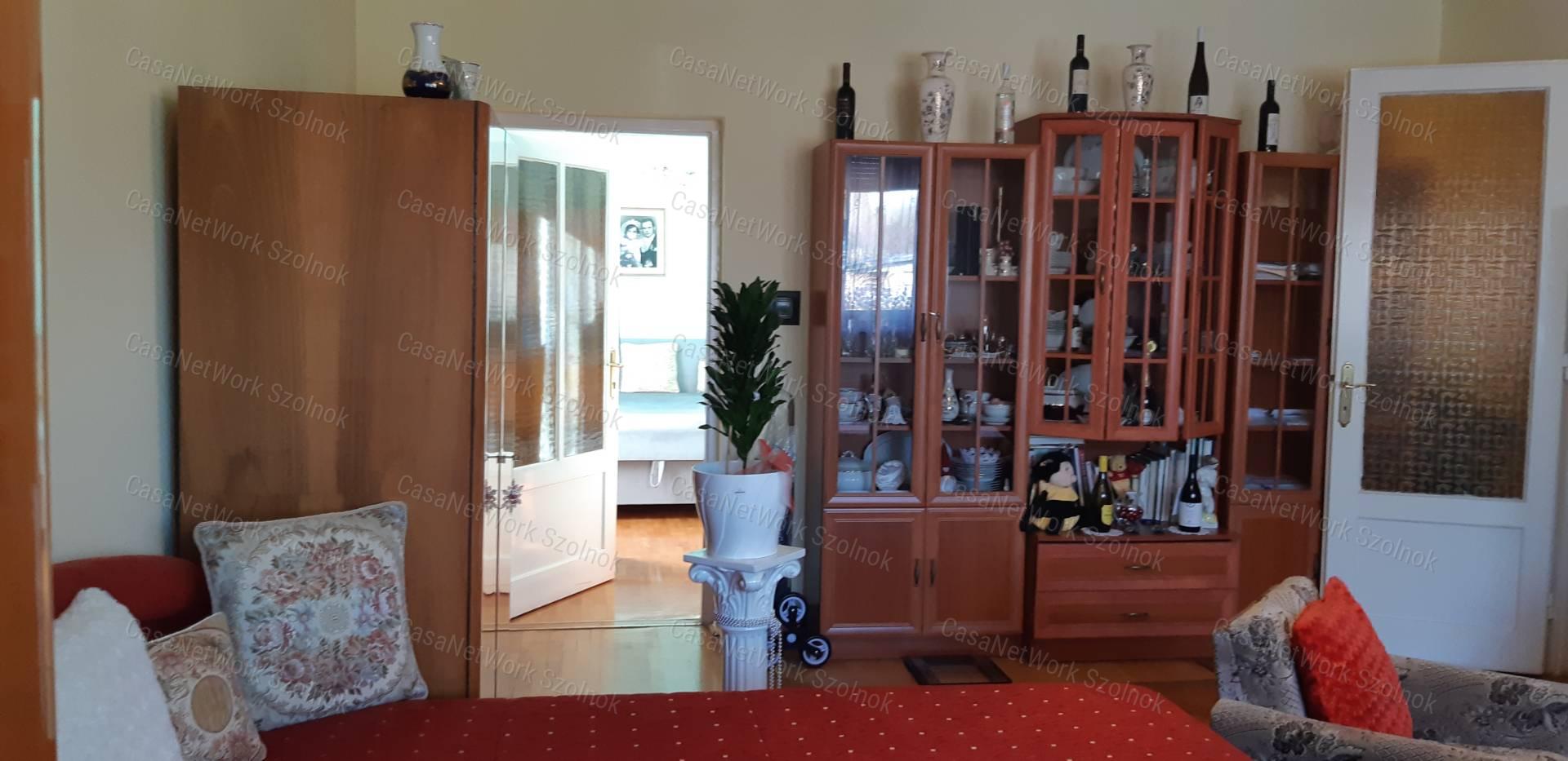 Eladó gazdálkodásra alkalmas családi ház Szandaszőlősön!