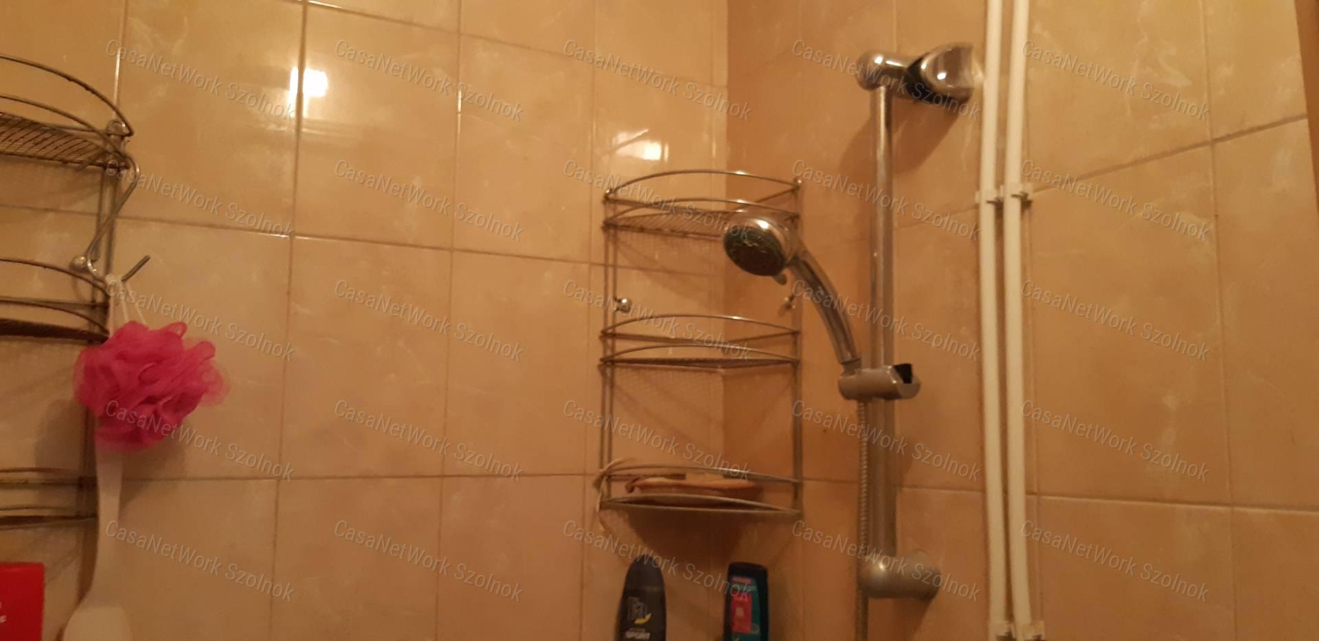Eladó gazdálkodásra alkalmas családi ház Szandaszőlősön!