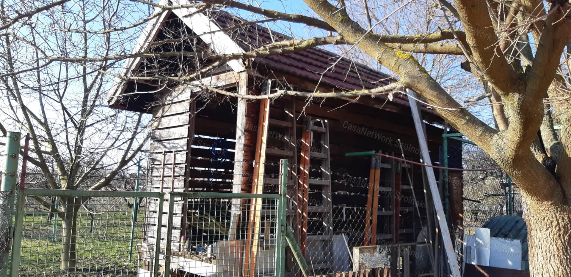 Eladó gazdálkodásra alkalmas családi ház Szandaszőlősön!