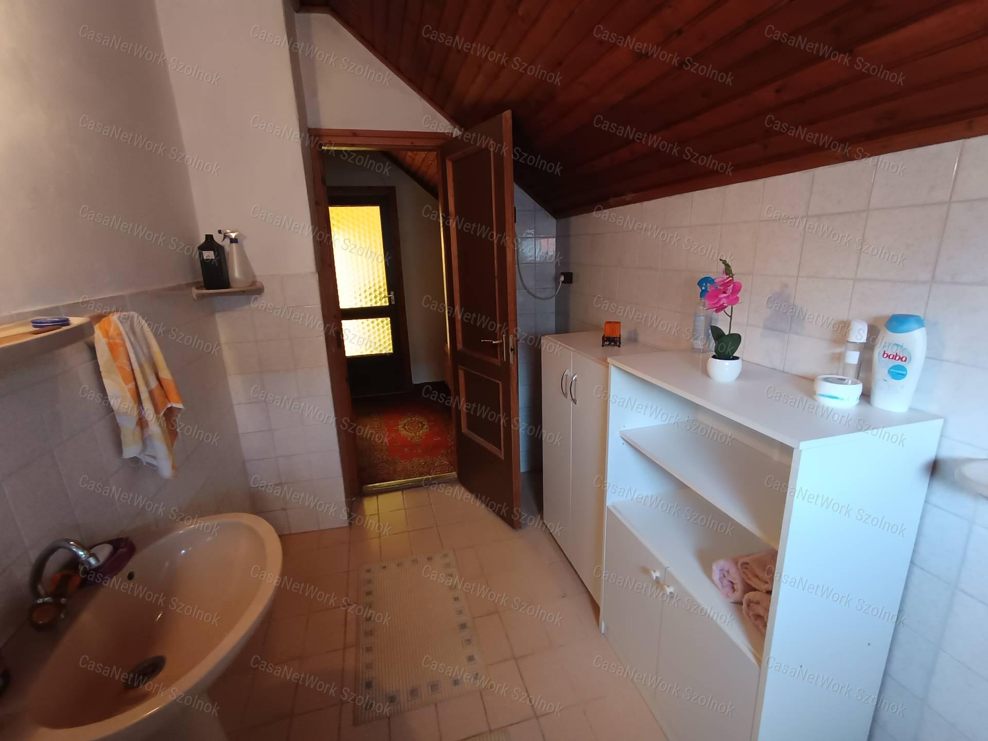 Családi ház eladó Szandaszőlősön