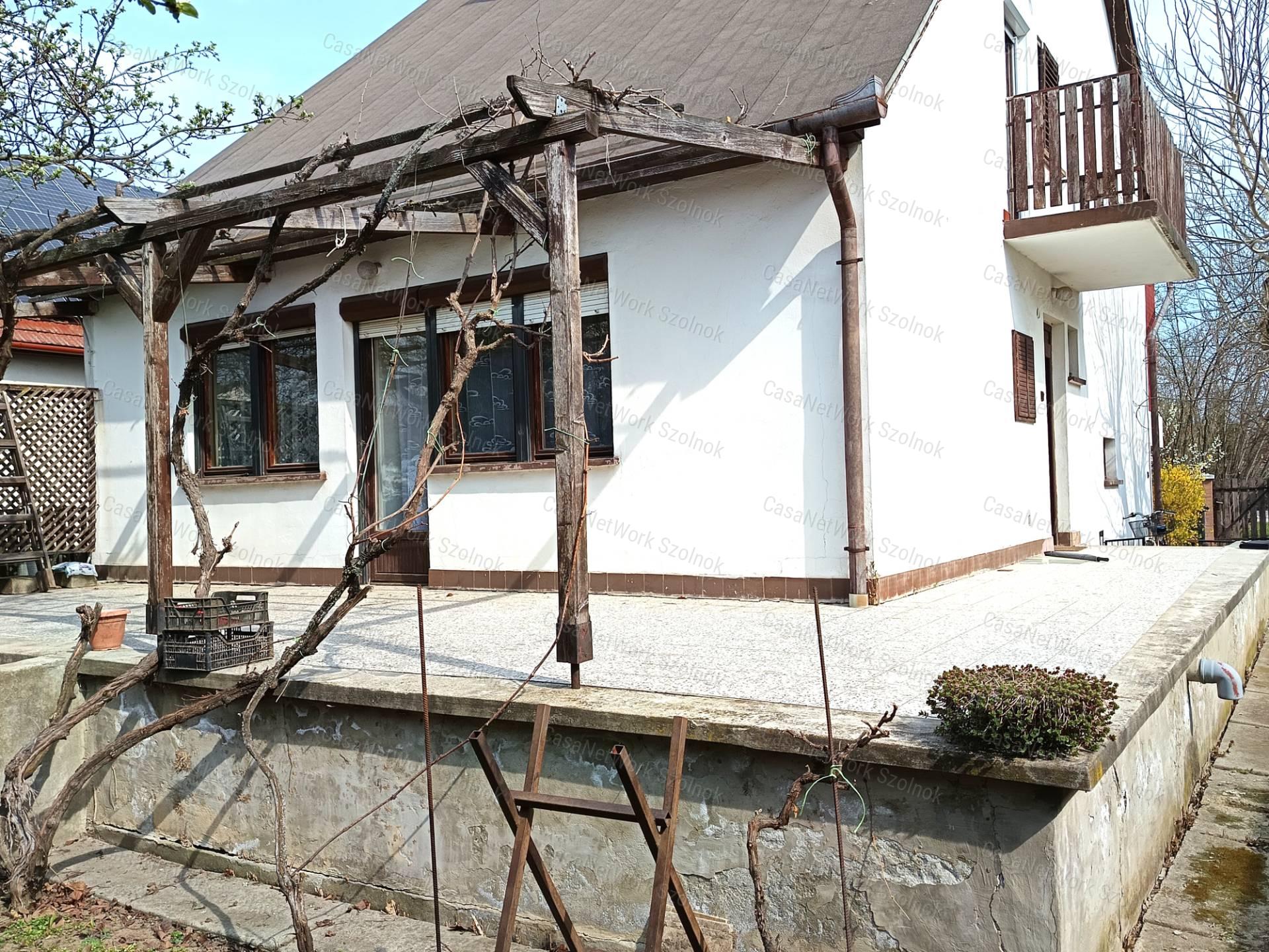 Családi ház eladó Szandaszőlősön