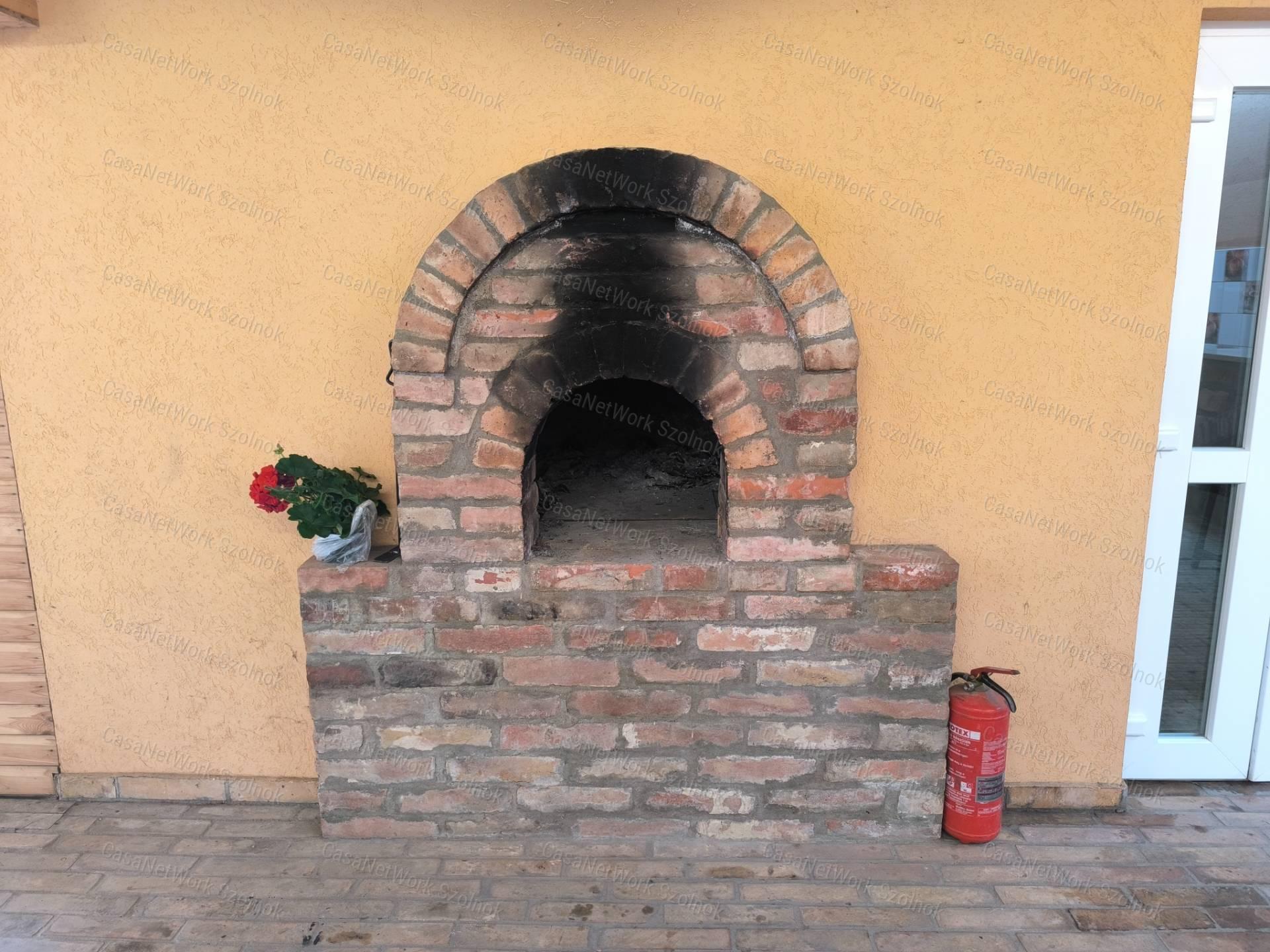 Szandaszőlősi felújított 90 m2-es családi ház eladó!