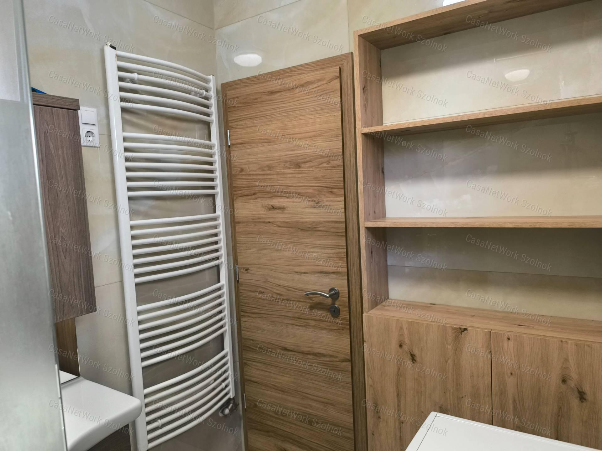 Szandaszőlősi felújított 90 m2-es családi ház eladó!