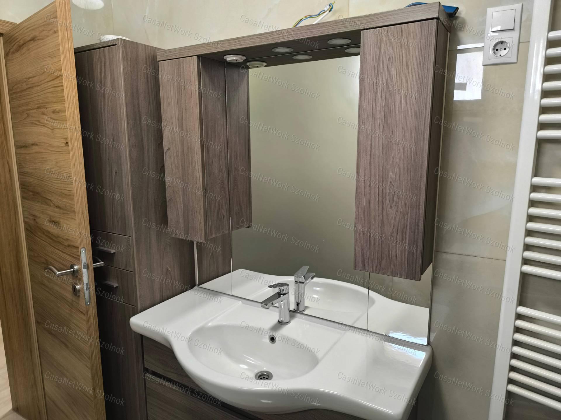 Szandaszőlősi felújított 90 m2-es családi ház eladó!