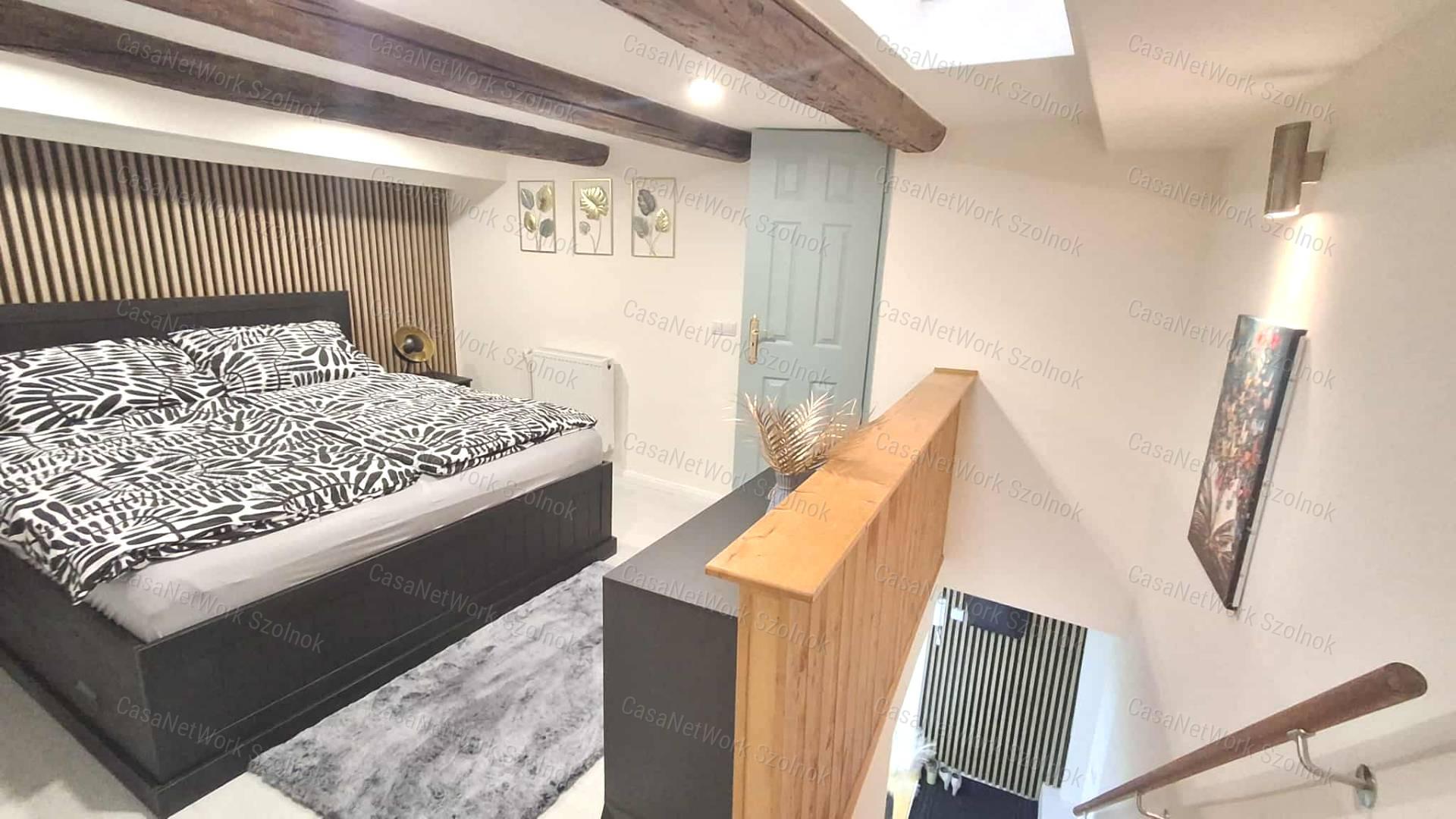 Szolnok belvárosában két szobás luxus lakás igényes bérlőnek kiadó