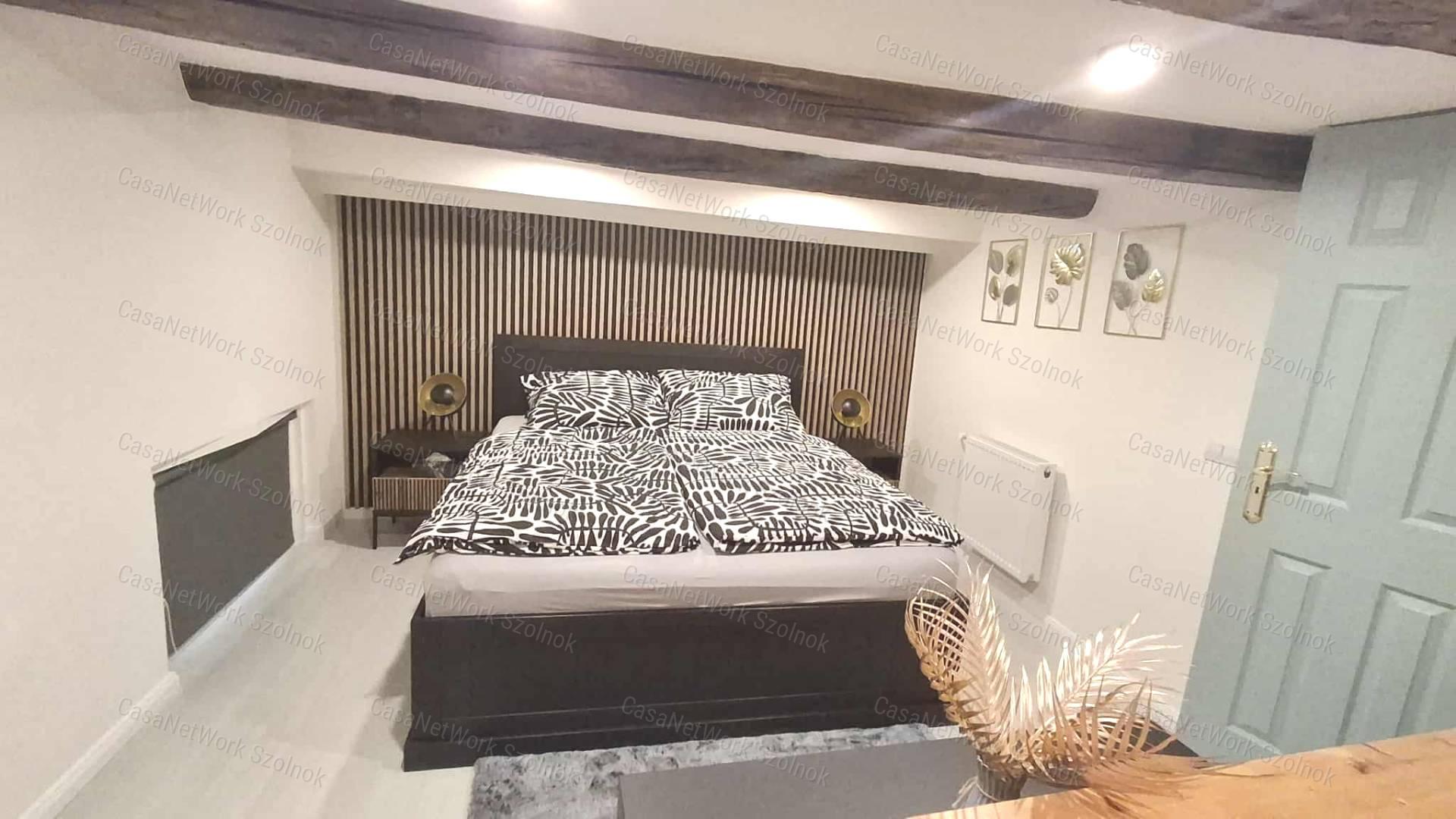 Szolnok belvárosában két szobás luxus lakás igényes bérlőnek kiadó