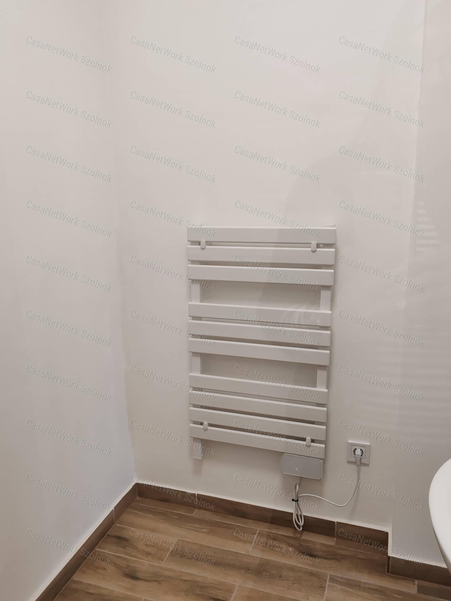 Eladó 1.emeleti felújított lakás Szolnok abszolút belvárosában!