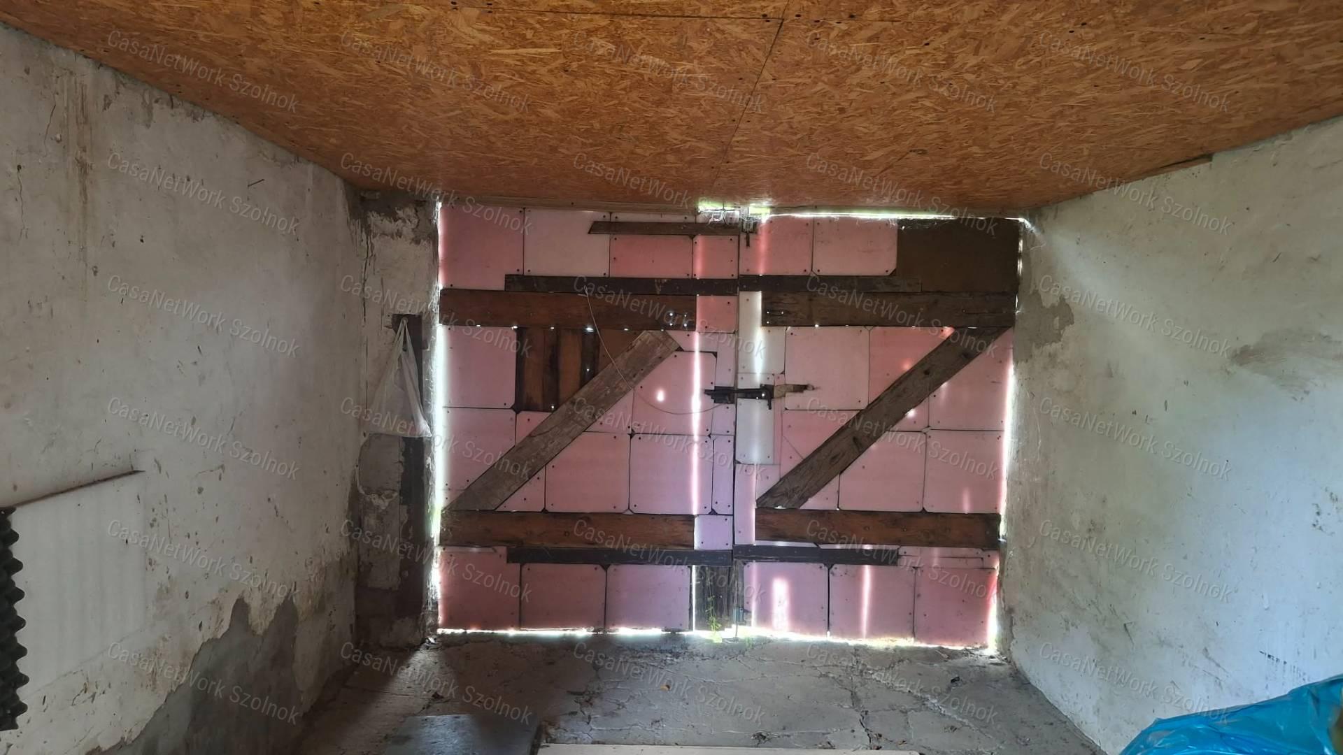 Szajol újfaluban három szobás jó elrendezésű családi ház eladó