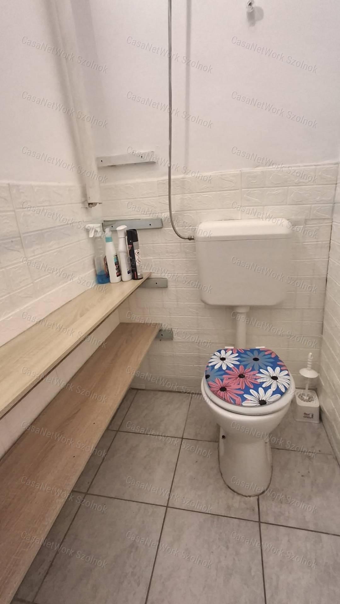 Eladó Szolnok belvárosában KÉT LAKÁS EGY ÁRBAN!