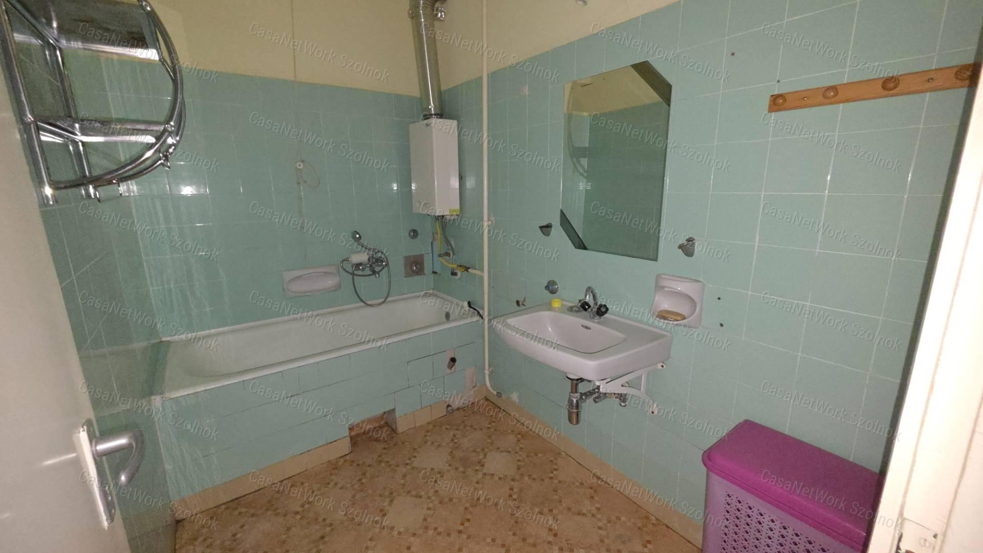 eladó téglalakás, Szolnok, Szántó körút
