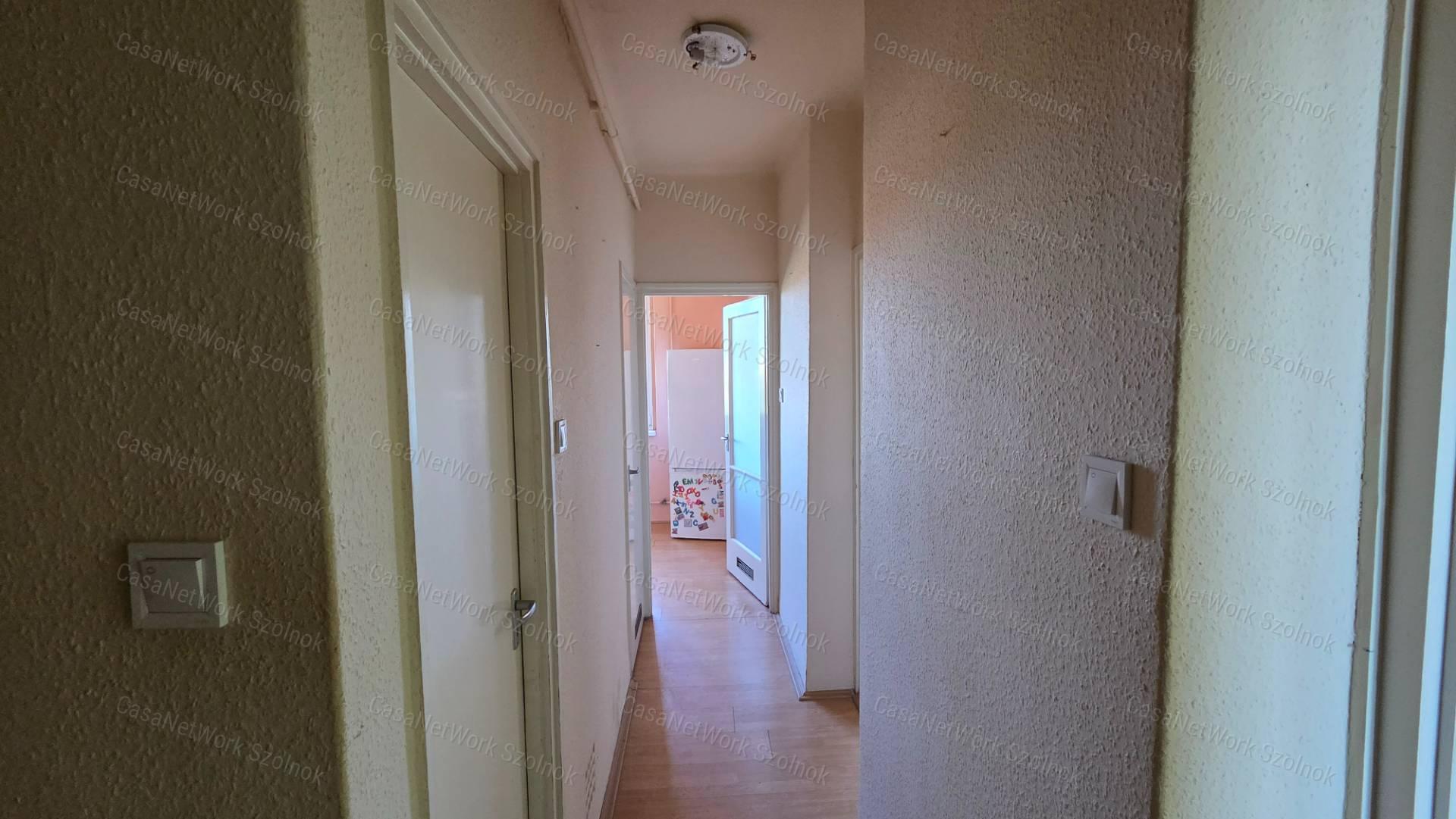eladó téglalakás, Szolnok, Szántó körút