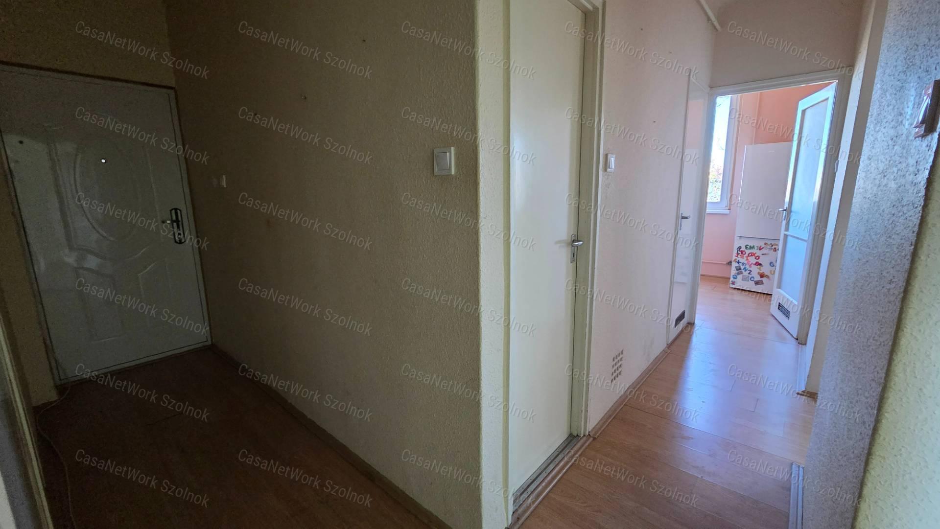 eladó téglalakás, Szolnok, Szántó körút