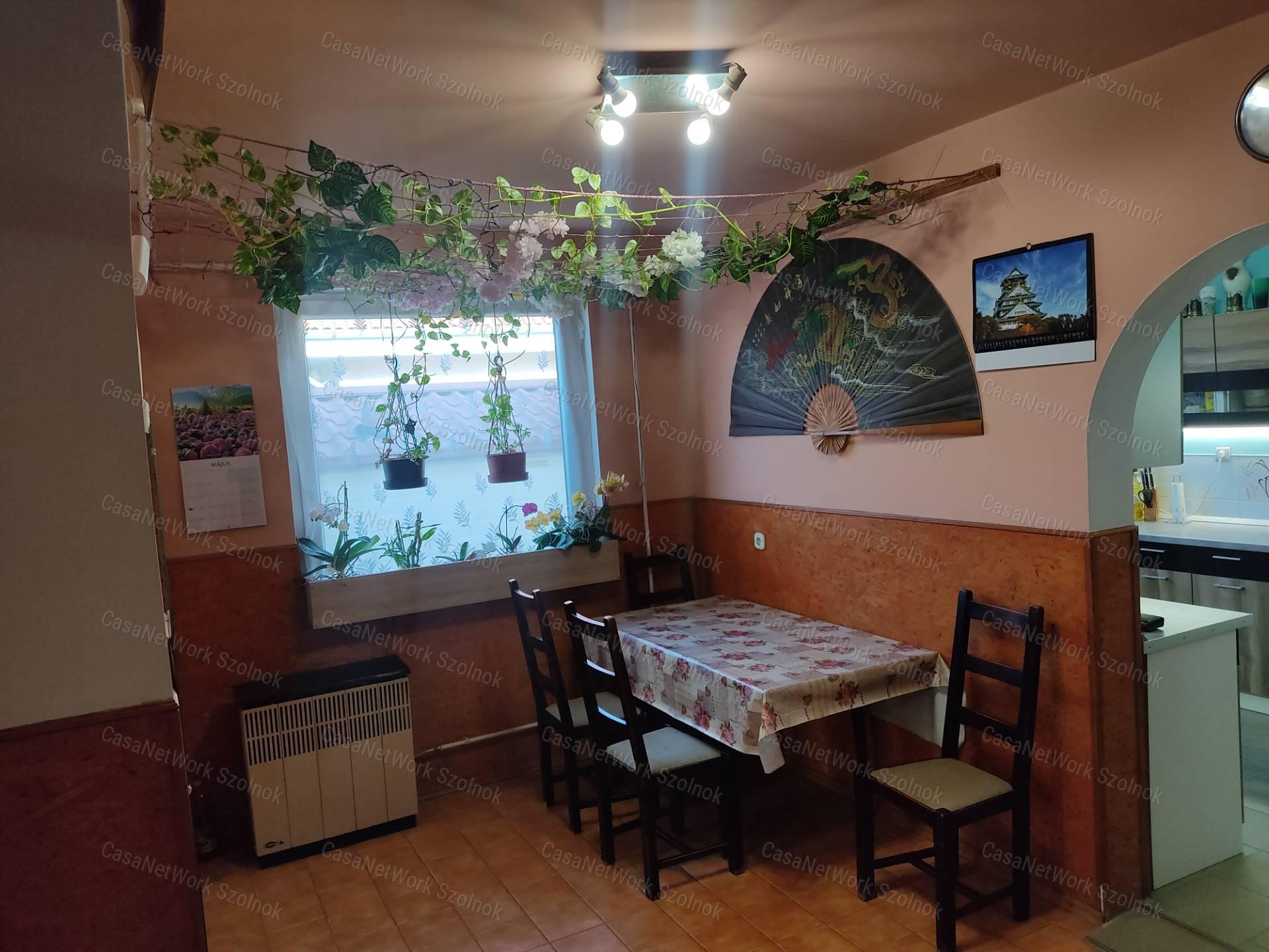 Eladó családi ház, Farmos