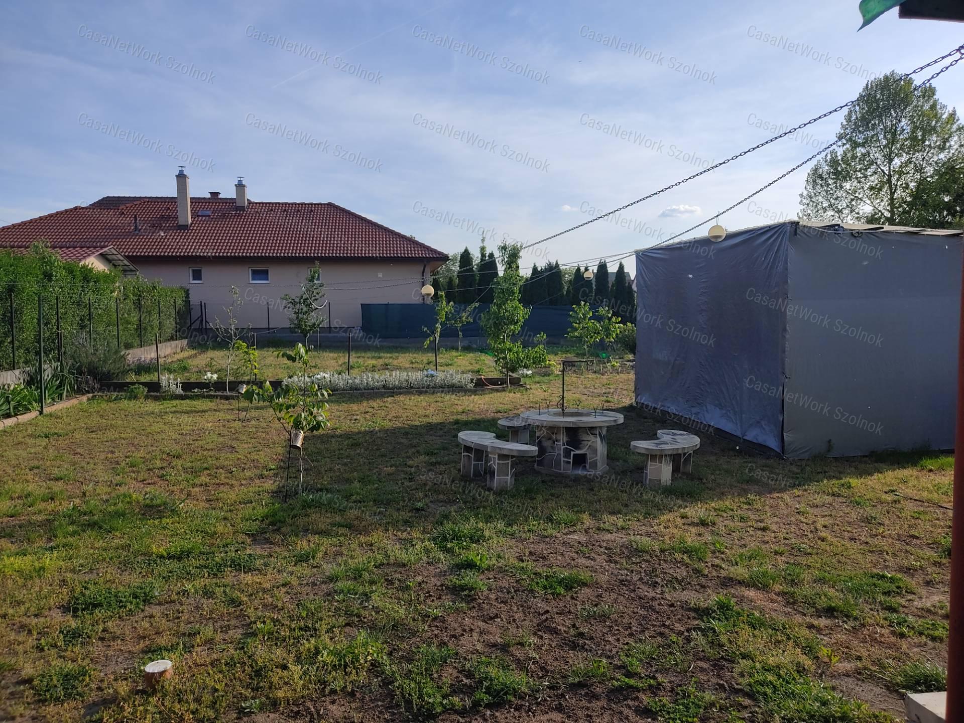 Eladó családi ház, Farmos