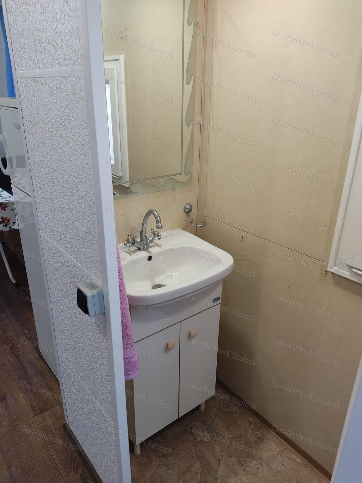 Eladó családi ház, Farmos