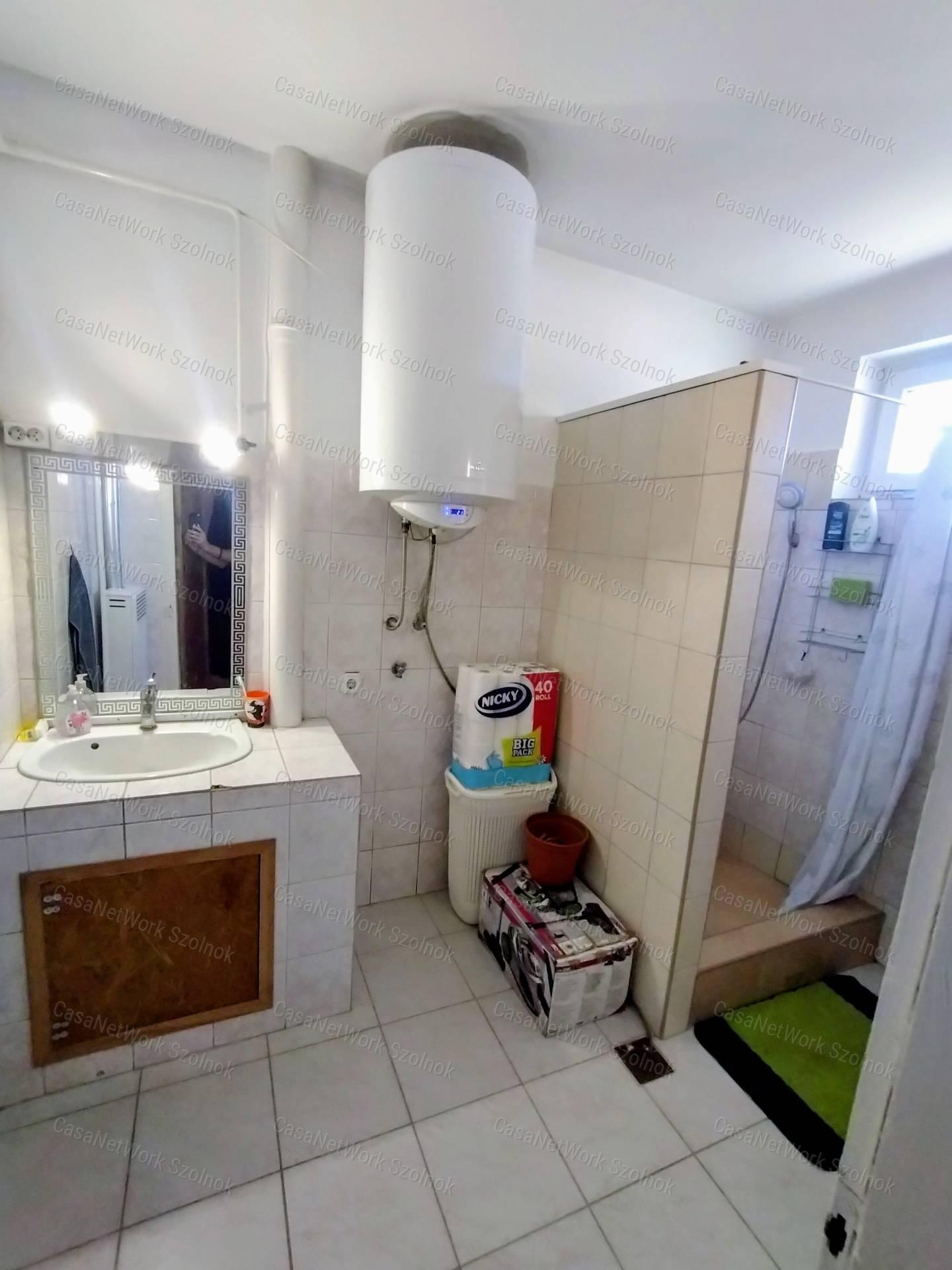 Eladó családi ház, Farmos