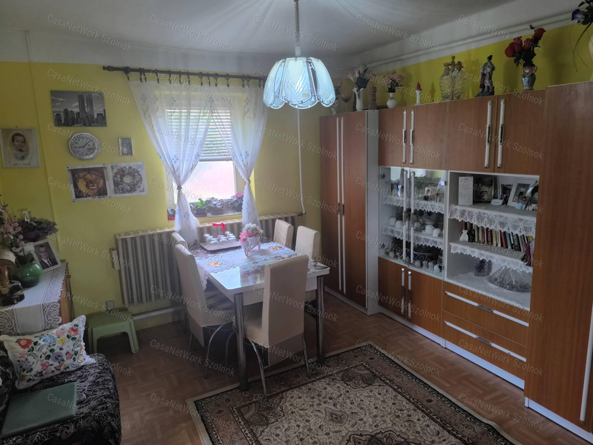 Tószegi 59 m2-es családi ház eladó!