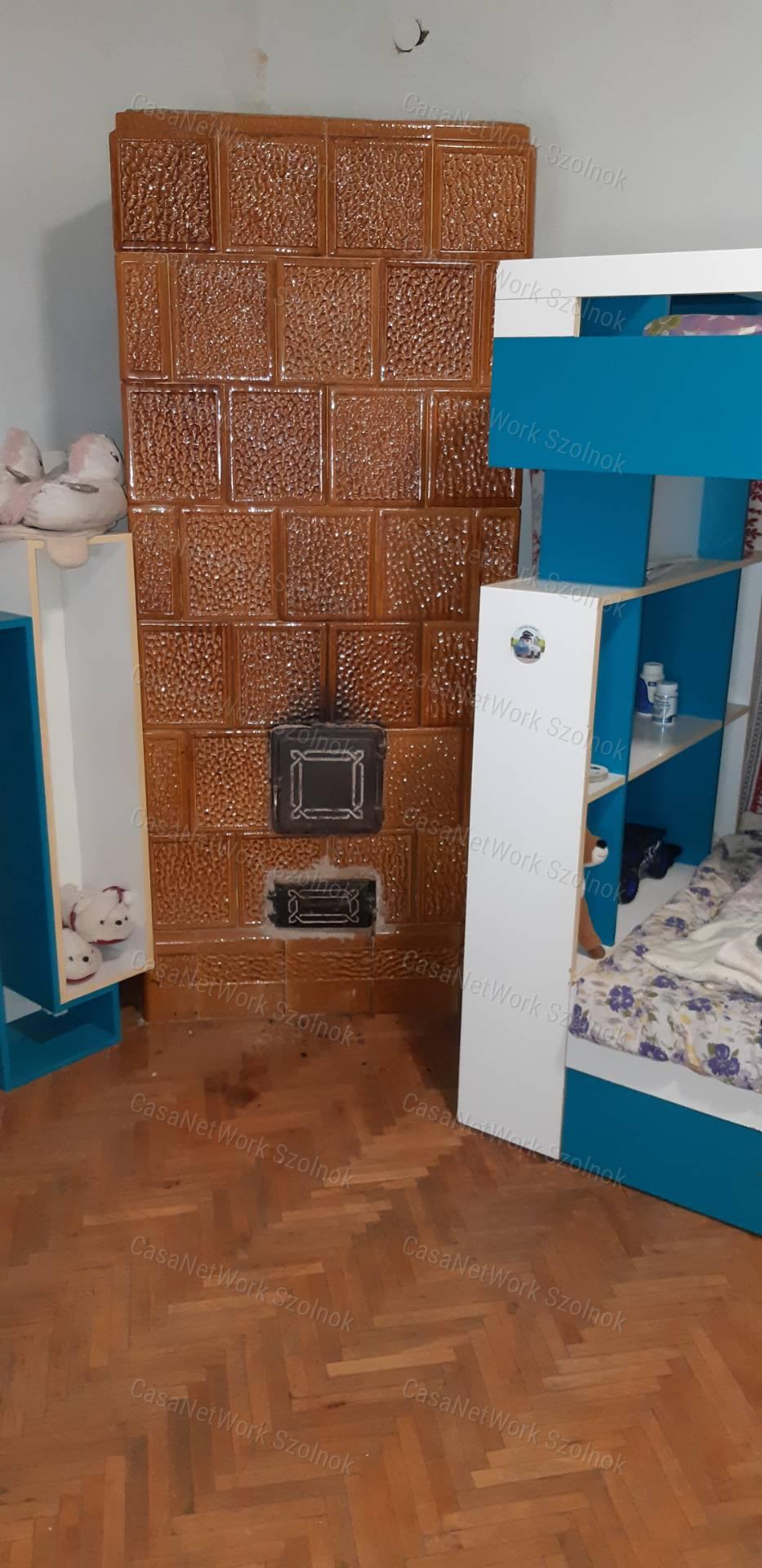 Tiszaföldváron eladó kertes családi ház!