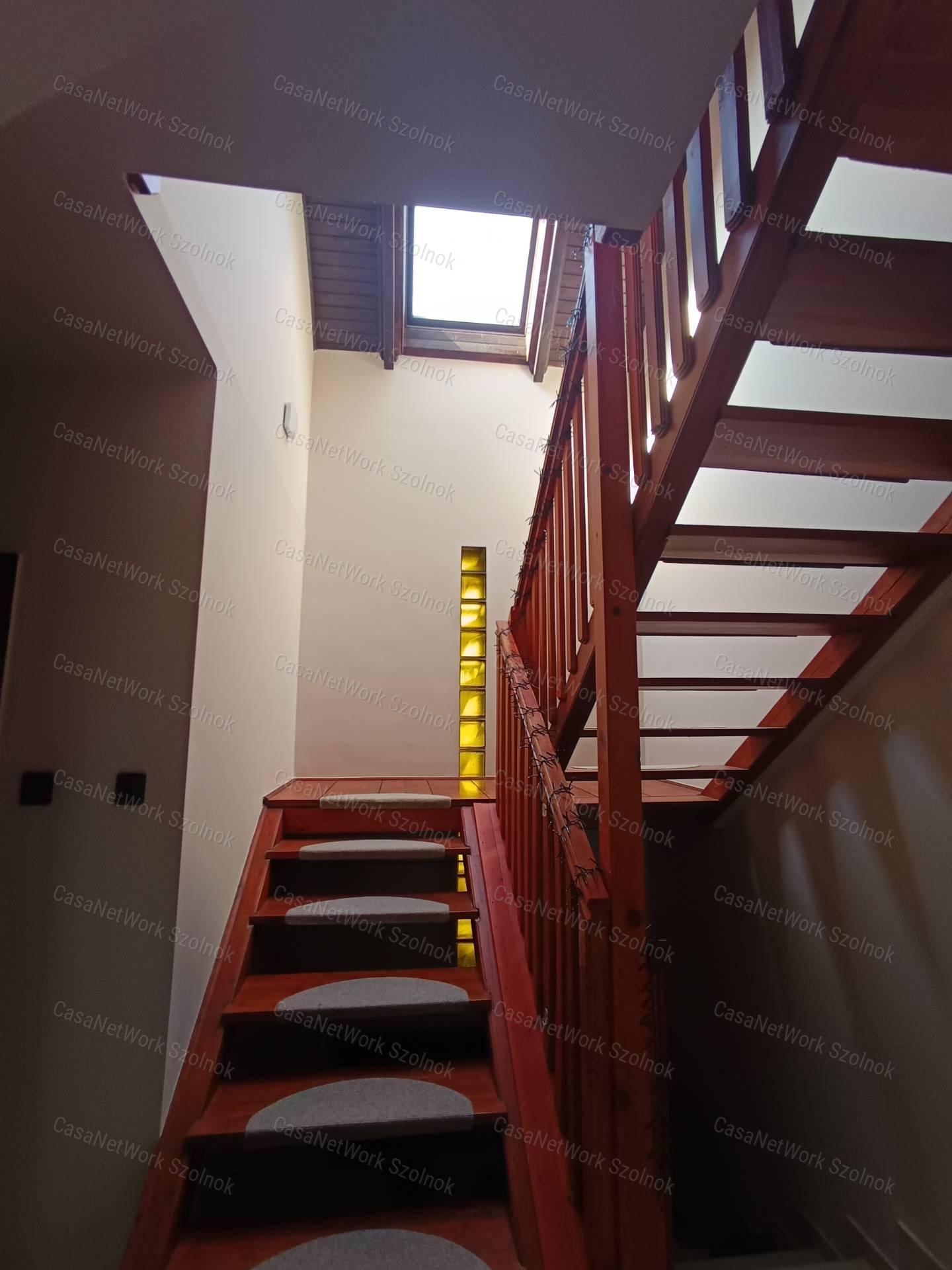 Luxus színvonaloú Családi ház eladó