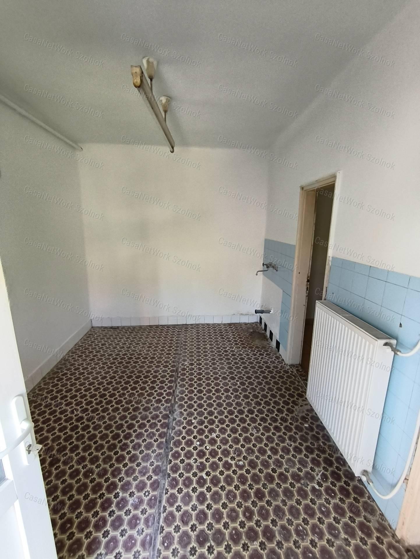 Eladó 3 szobás családi ház Abonyban