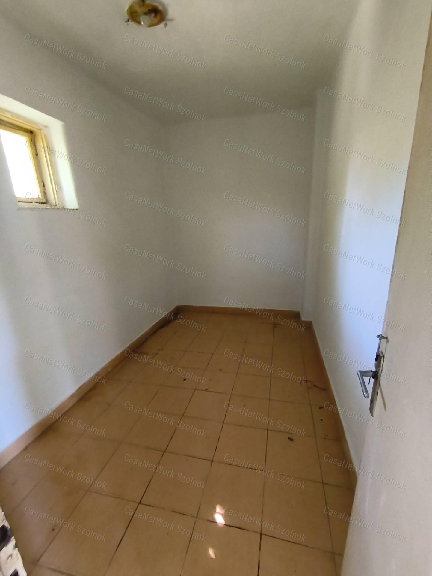 Eladó 3 szobás családi ház Abonyban