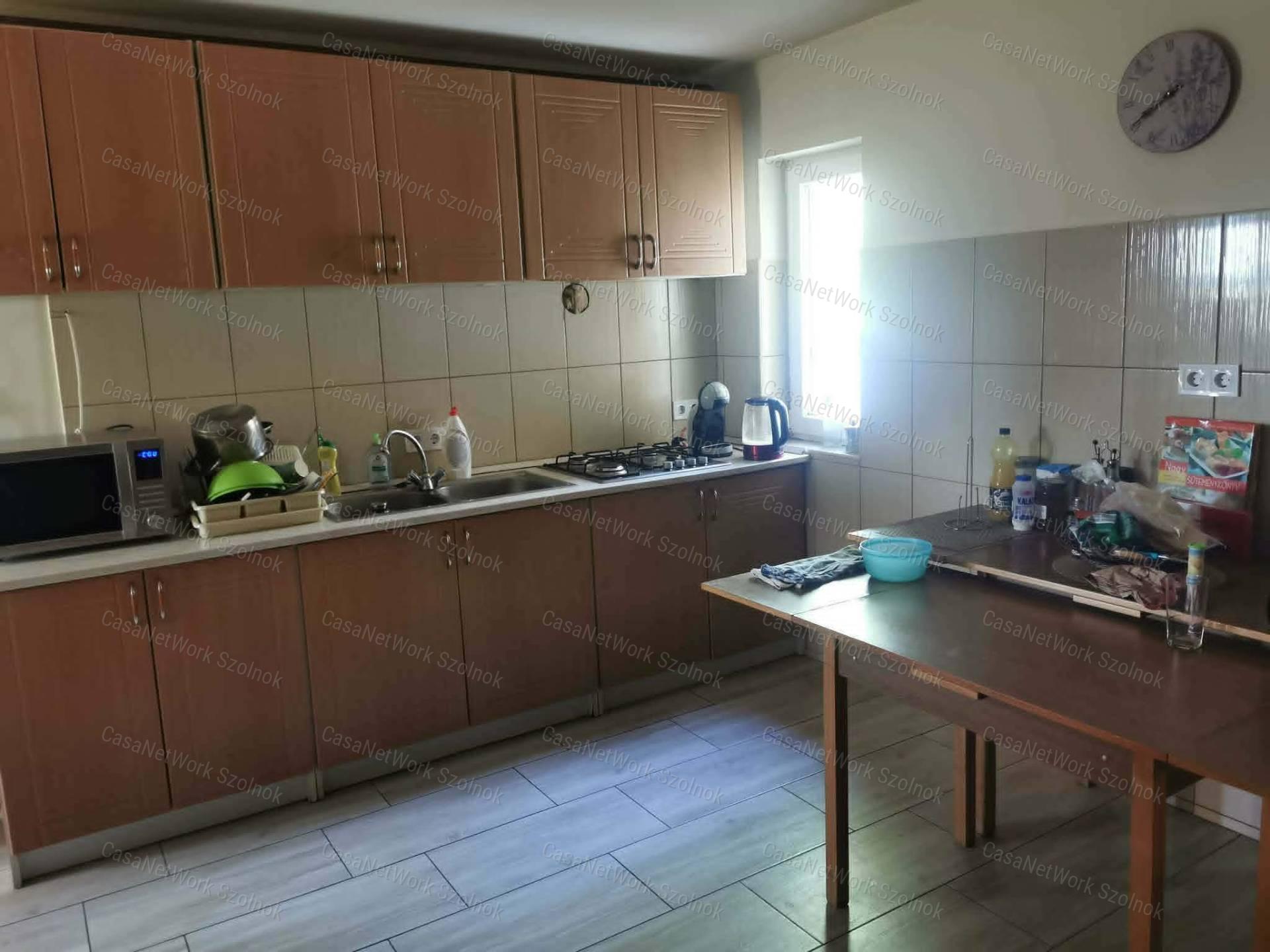 Eladó összkomfortos, gazdálkodásra alkalmas tanya, Kiskunfélegyháza