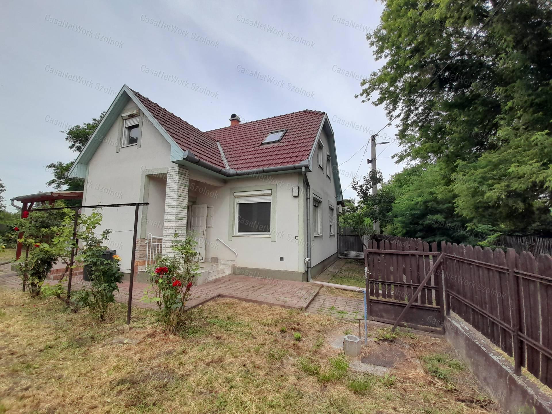 Családi ház eladó Tiszavárkonyban!