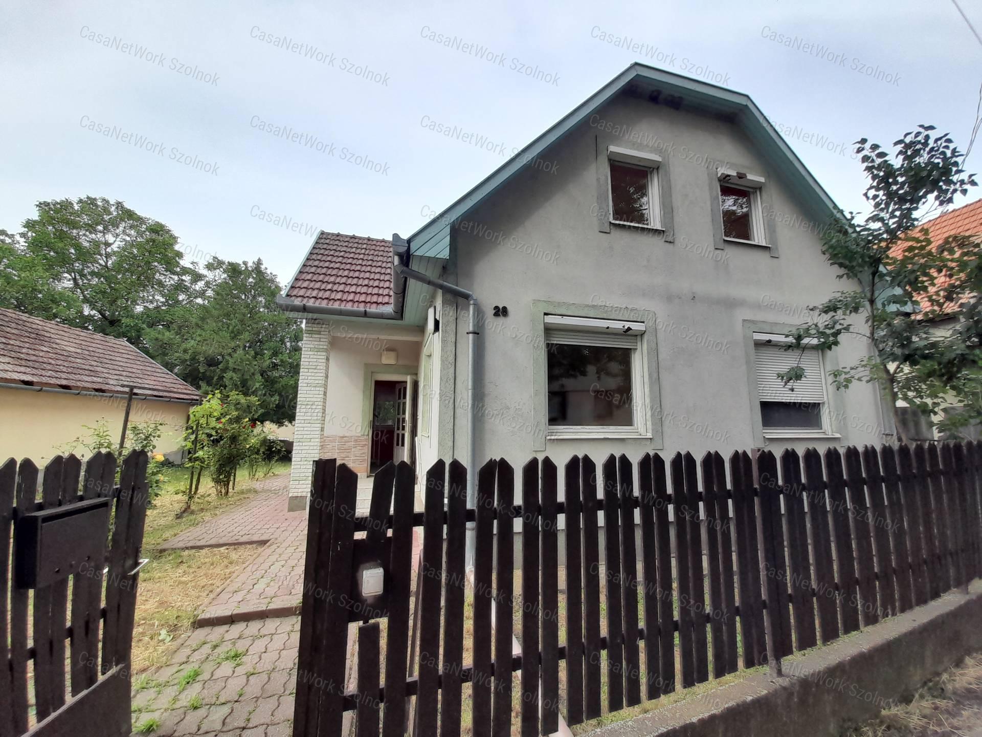 Családi ház eladó Tiszavárkonyban!