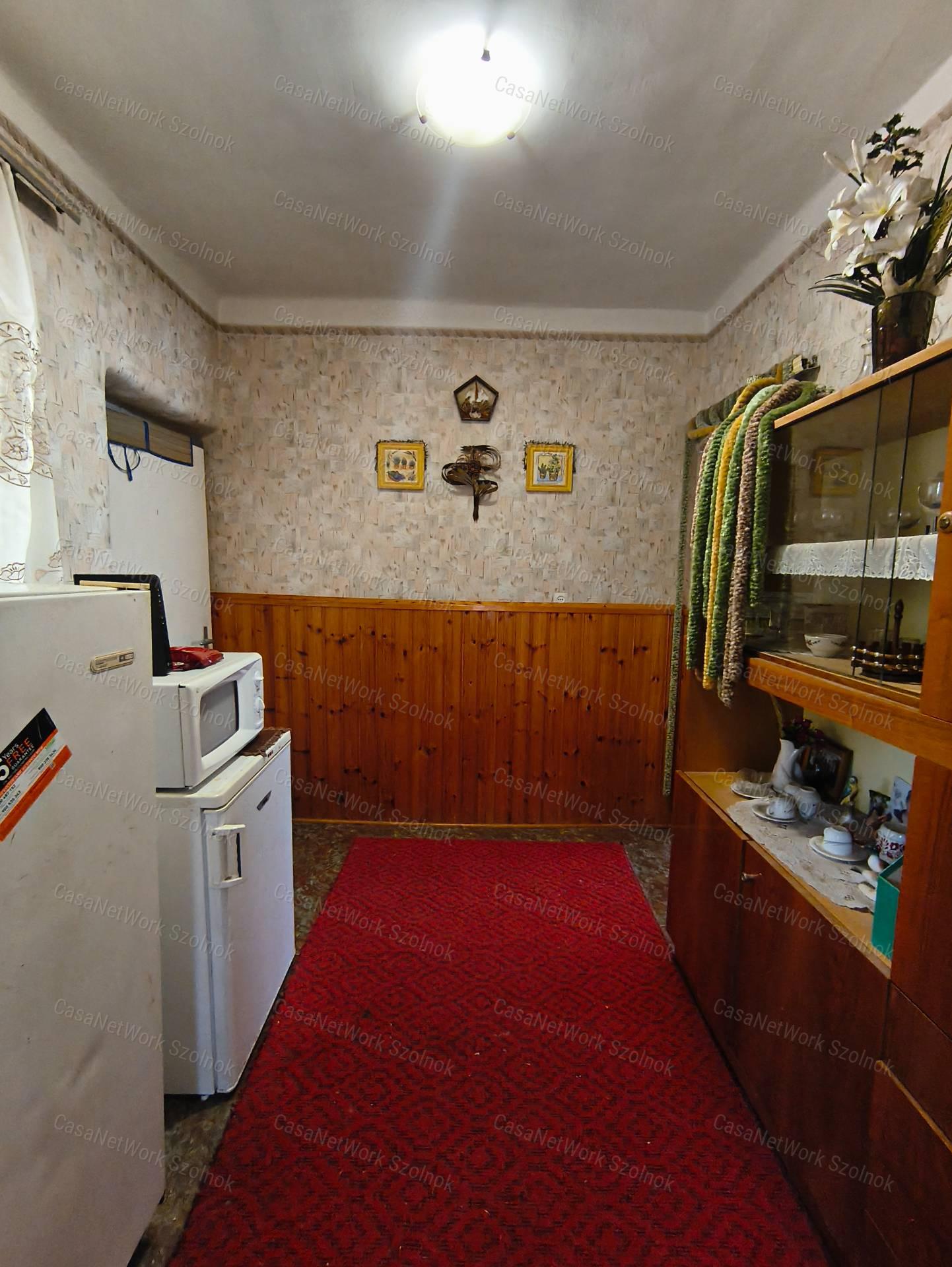 Eladó családi ház Abonyban