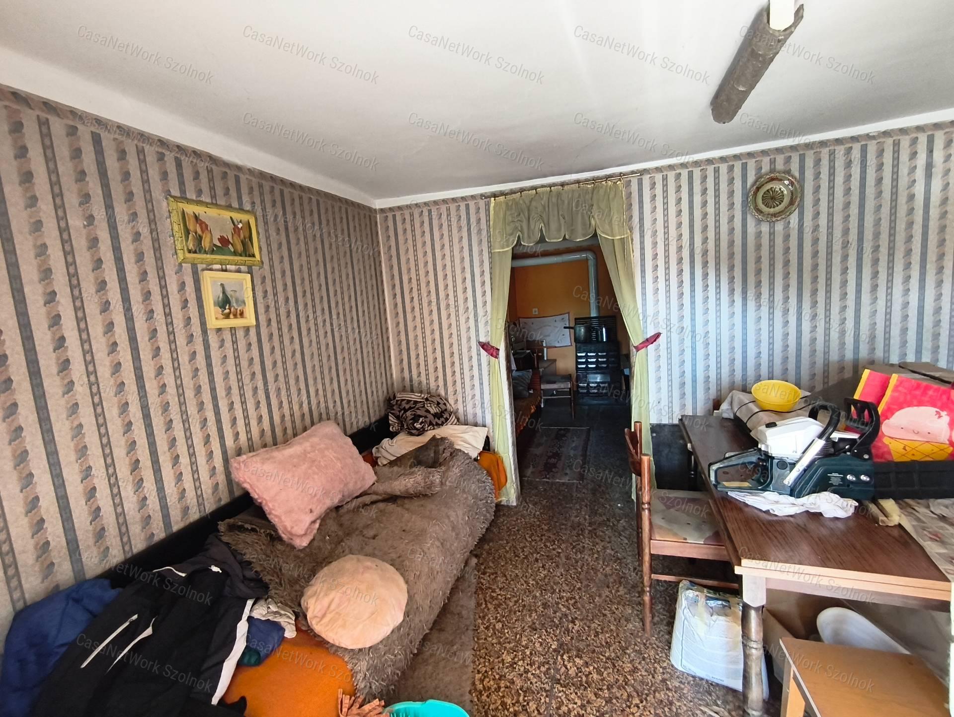 Eladó családi ház Abonyban