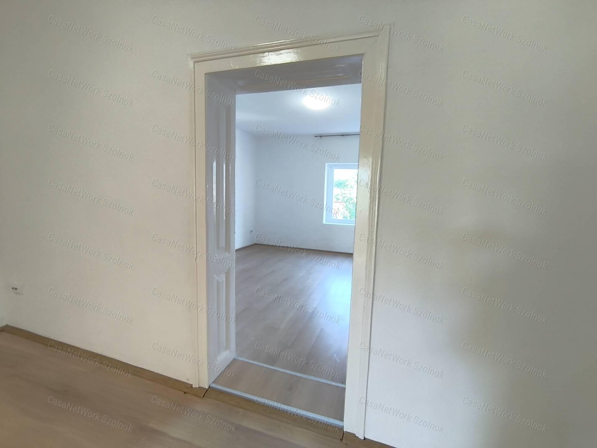 Eladó Újszilvási családi ház