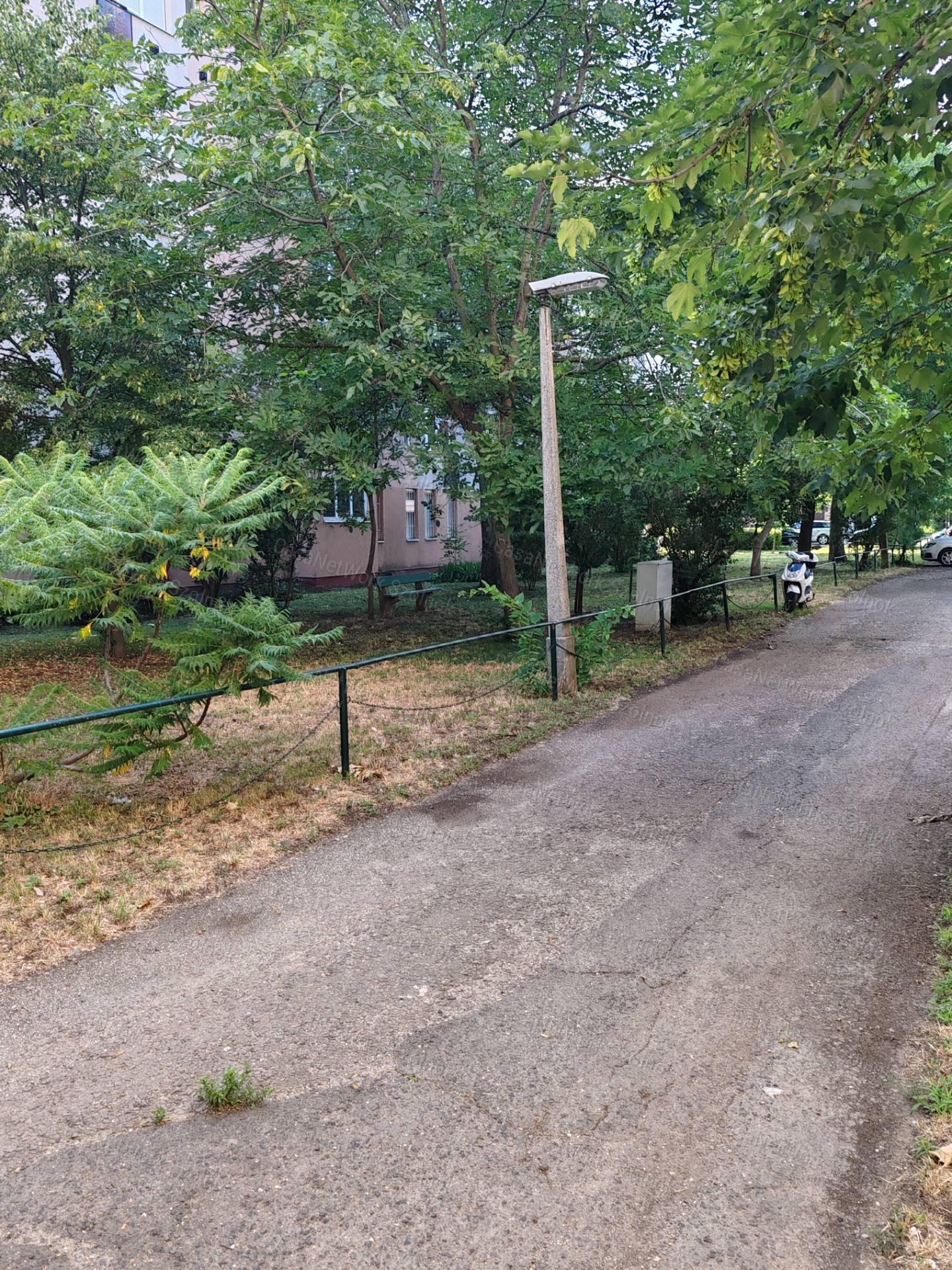 Szolnok, Tallinn városrészében 1.emeleti, 1+1félszobás lakás eladó!