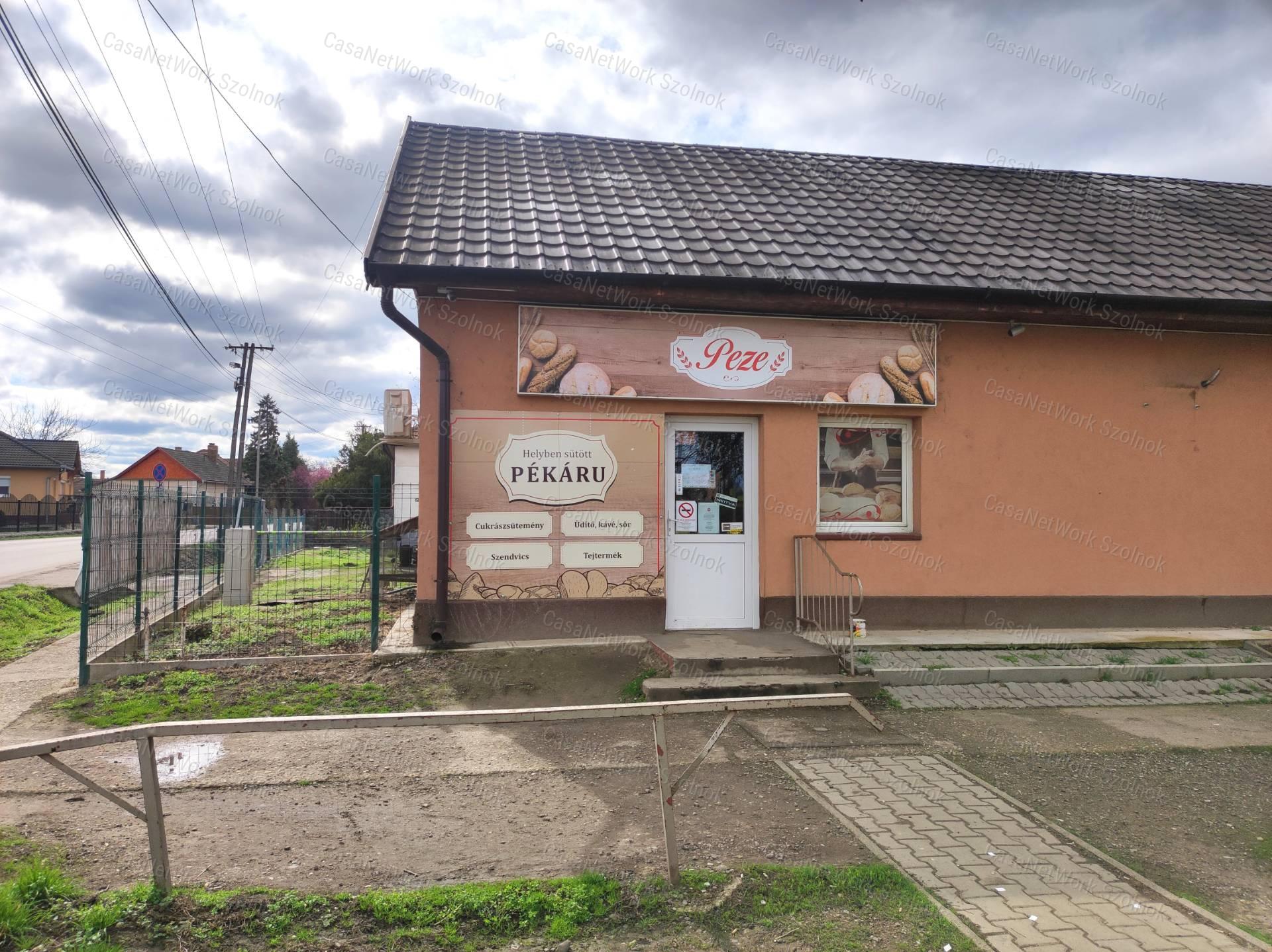 Eladó 3 szobás családi házzá alakítható ingatlan Jászkiséren